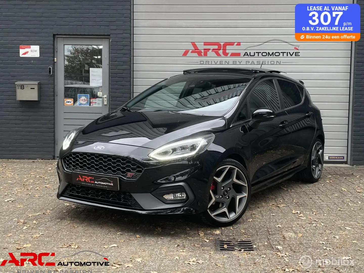 Ford Fiesta ST 1.5 EcoBoost Performance Pack PANO/B&O/CAMERA Zwart - 1