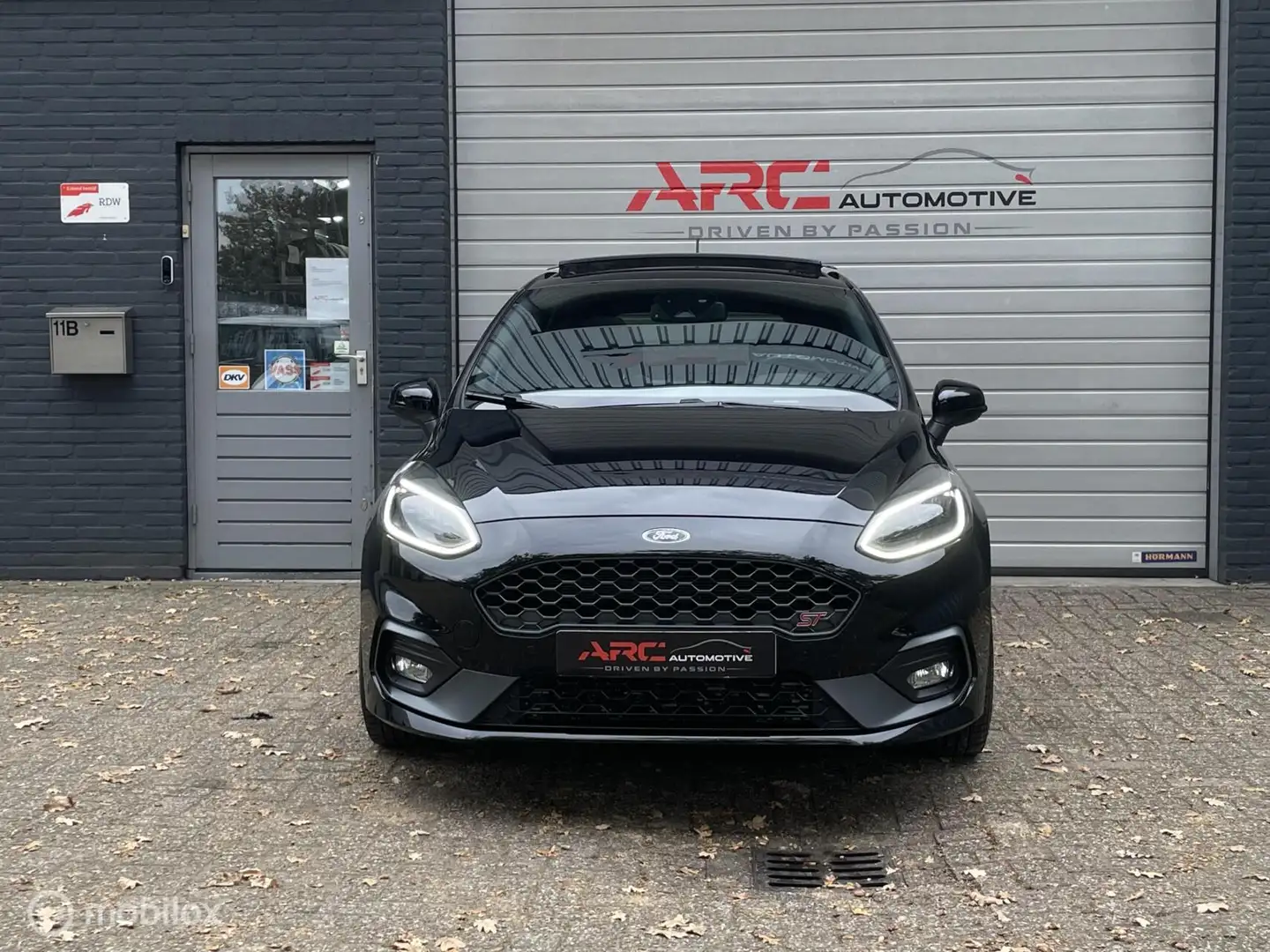 Ford Fiesta ST 1.5 EcoBoost Performance Pack PANO/B&O/CAMERA Zwart - 2