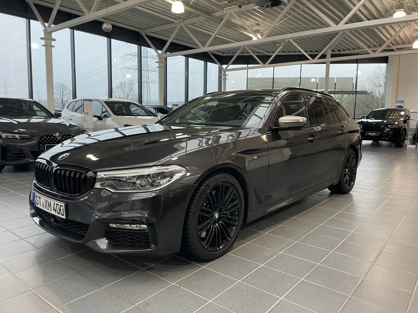BMW 540 BMW 5er g31 mit M Paket  / 540d xDrive Touring Сірий - 2