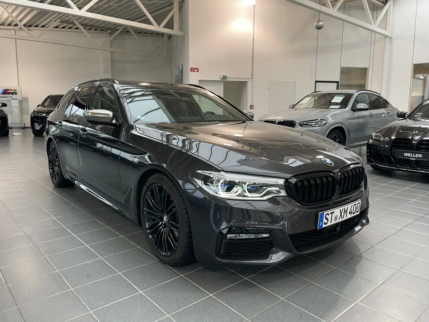 BMW 540 BMW 5er g31 mit M Paket  / 540d xDrive Touring Сірий - 1