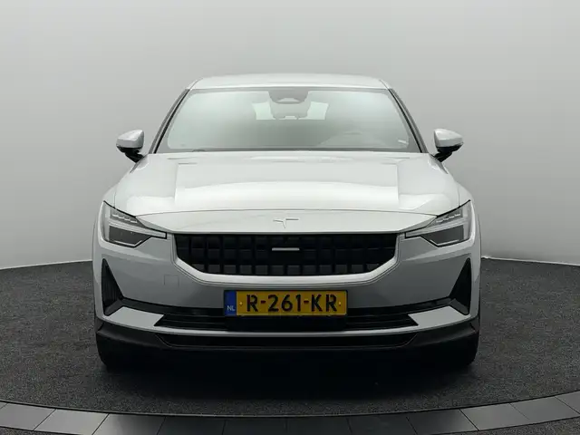 Polestar 2 view 3