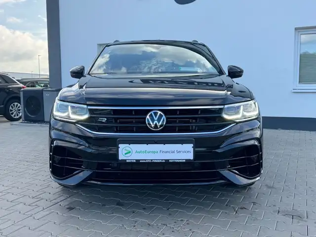 Volkswagen Tiguan view 4