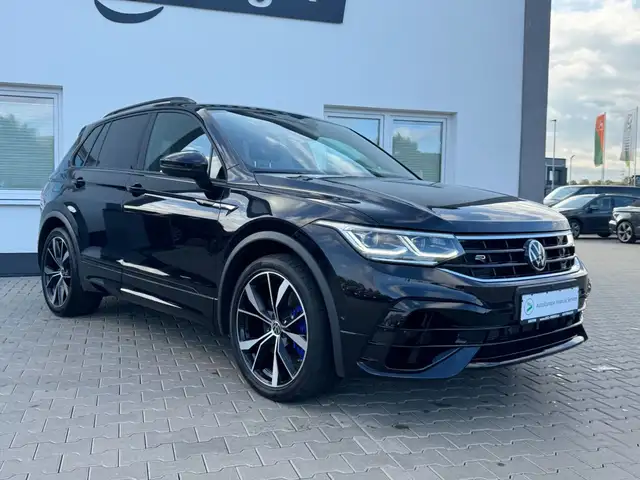 Volkswagen Tiguan view 2