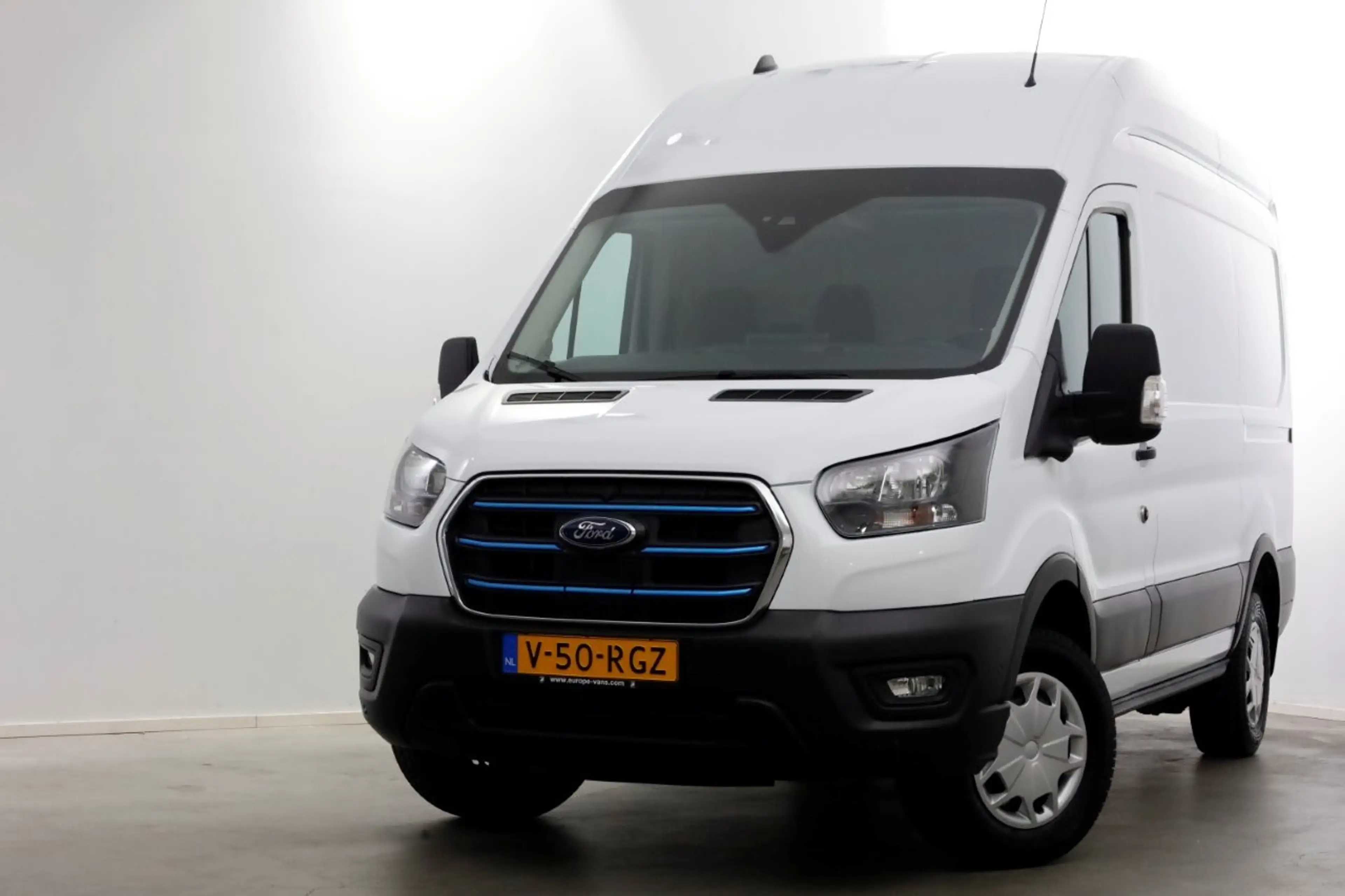 Ford E-Transit 350 L2H3 68 kWh Trend 100% Elektrisch Snellader/Ai