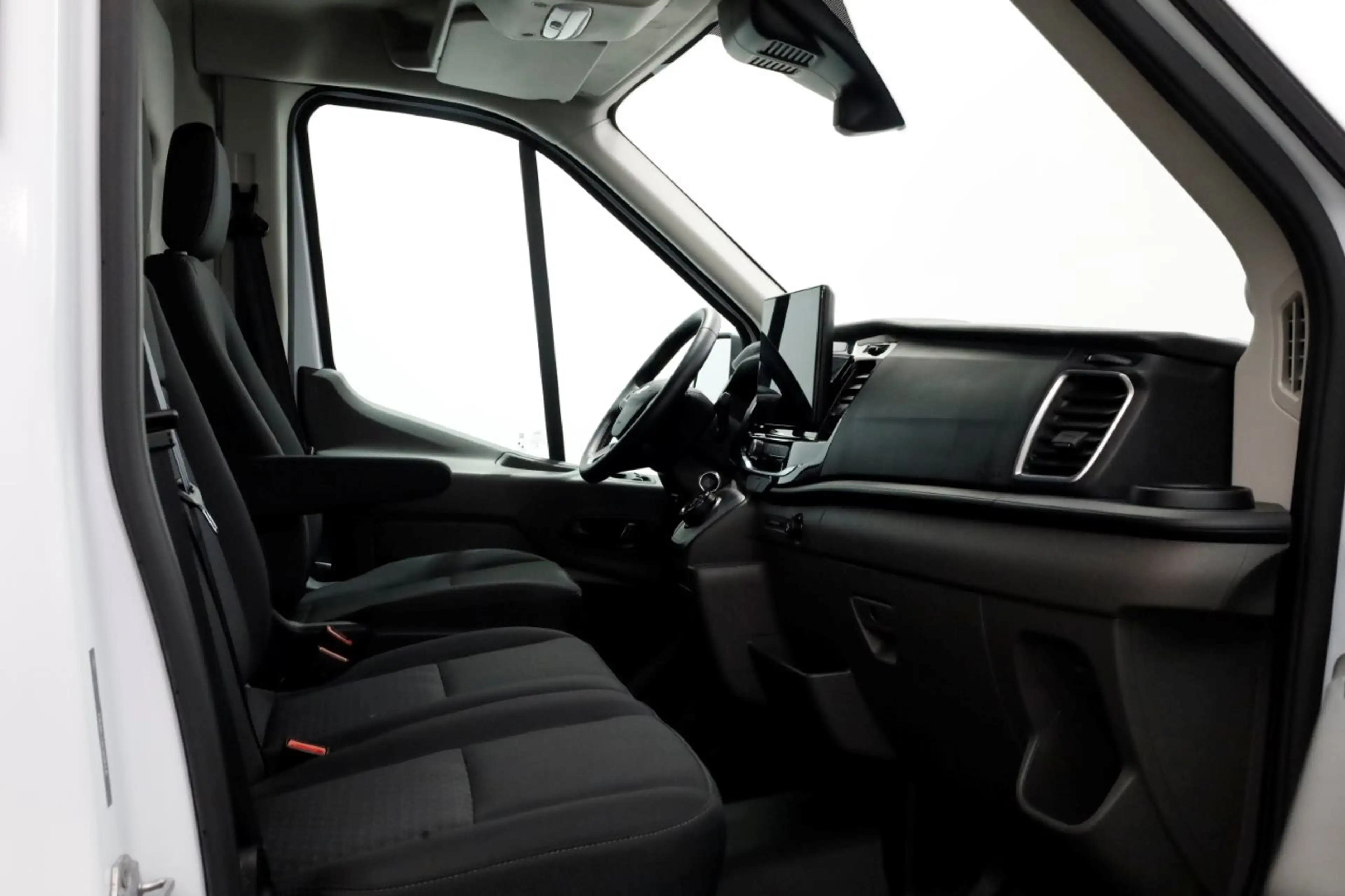 Ford E-Transit 350 L2H3 68 kWh Trend 100% Elektrisch Snellader/Ai — photo 3