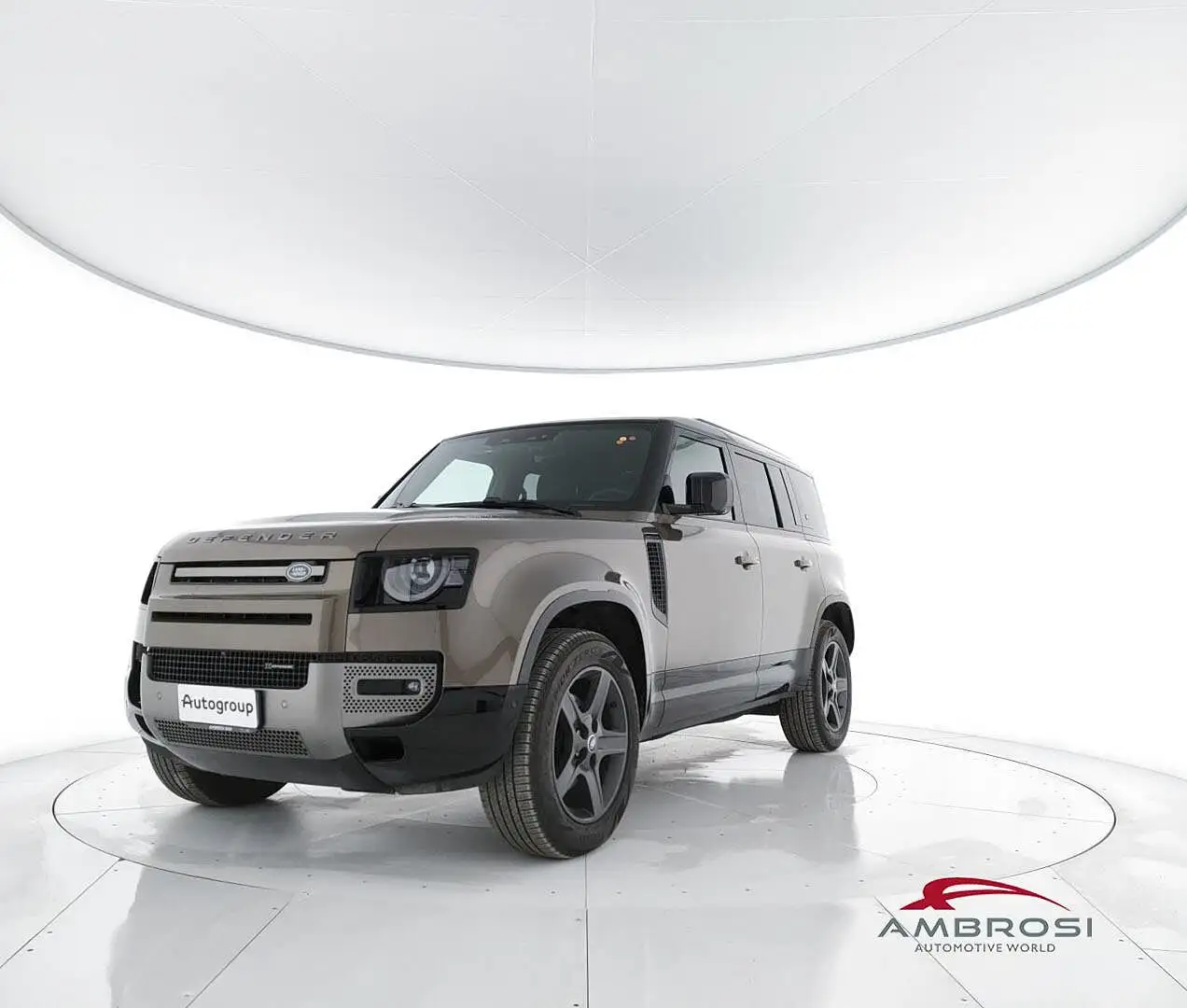Land Rover Defender 110 3.0d i6 mhev X Dynamic SE awd 250cv auto Brown - 1