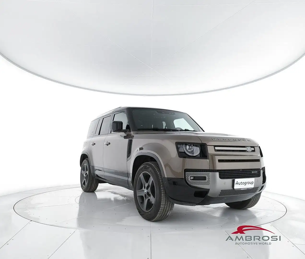 Land Rover Defender 110 3.0d i6 mhev X Dynamic SE awd 250cv auto Brown - 2
