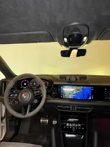 Porsche Cayenne view 9