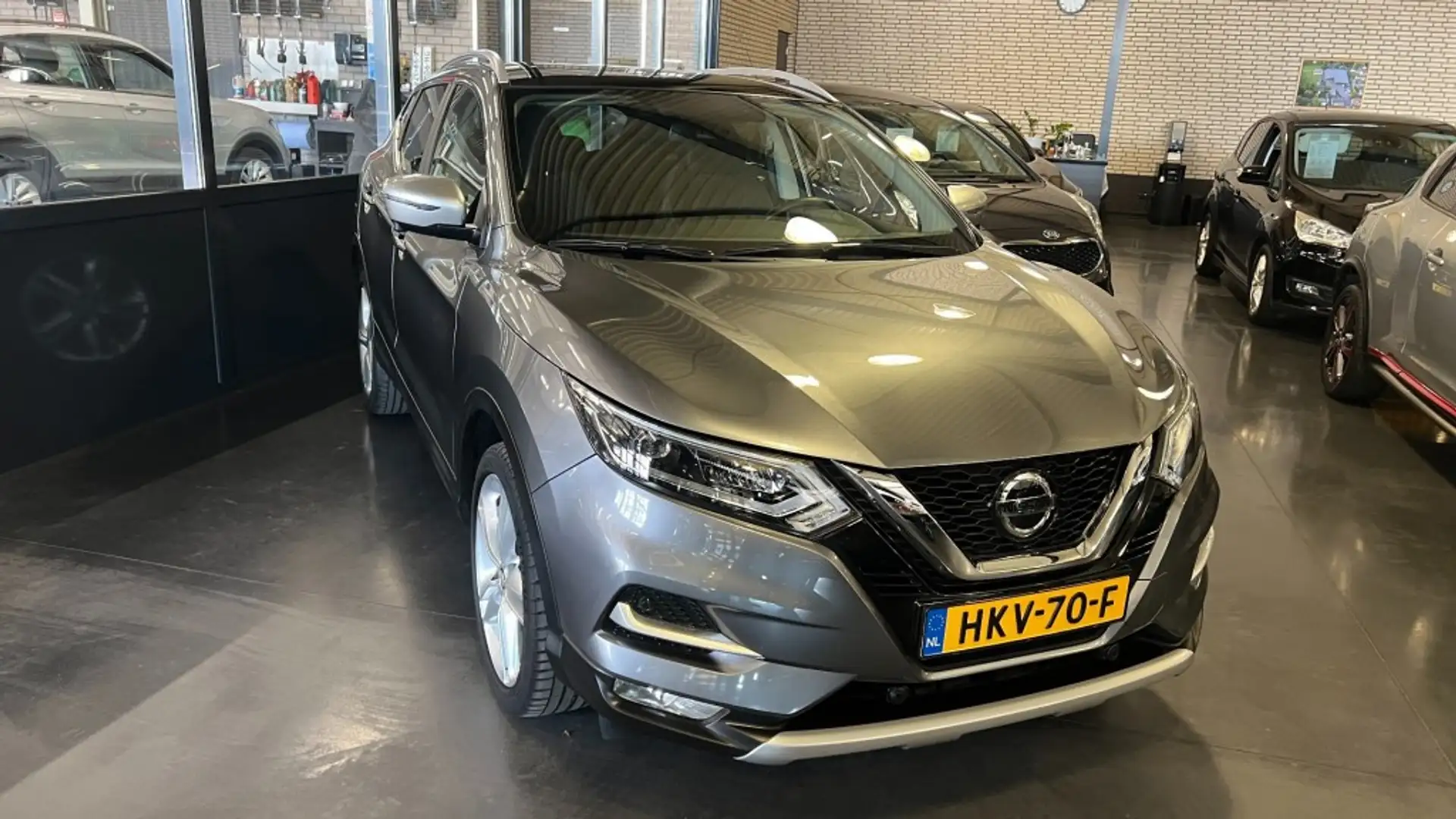 Nissan Qashqai 1.3 DIG-T N-MOTION Gris - 2
