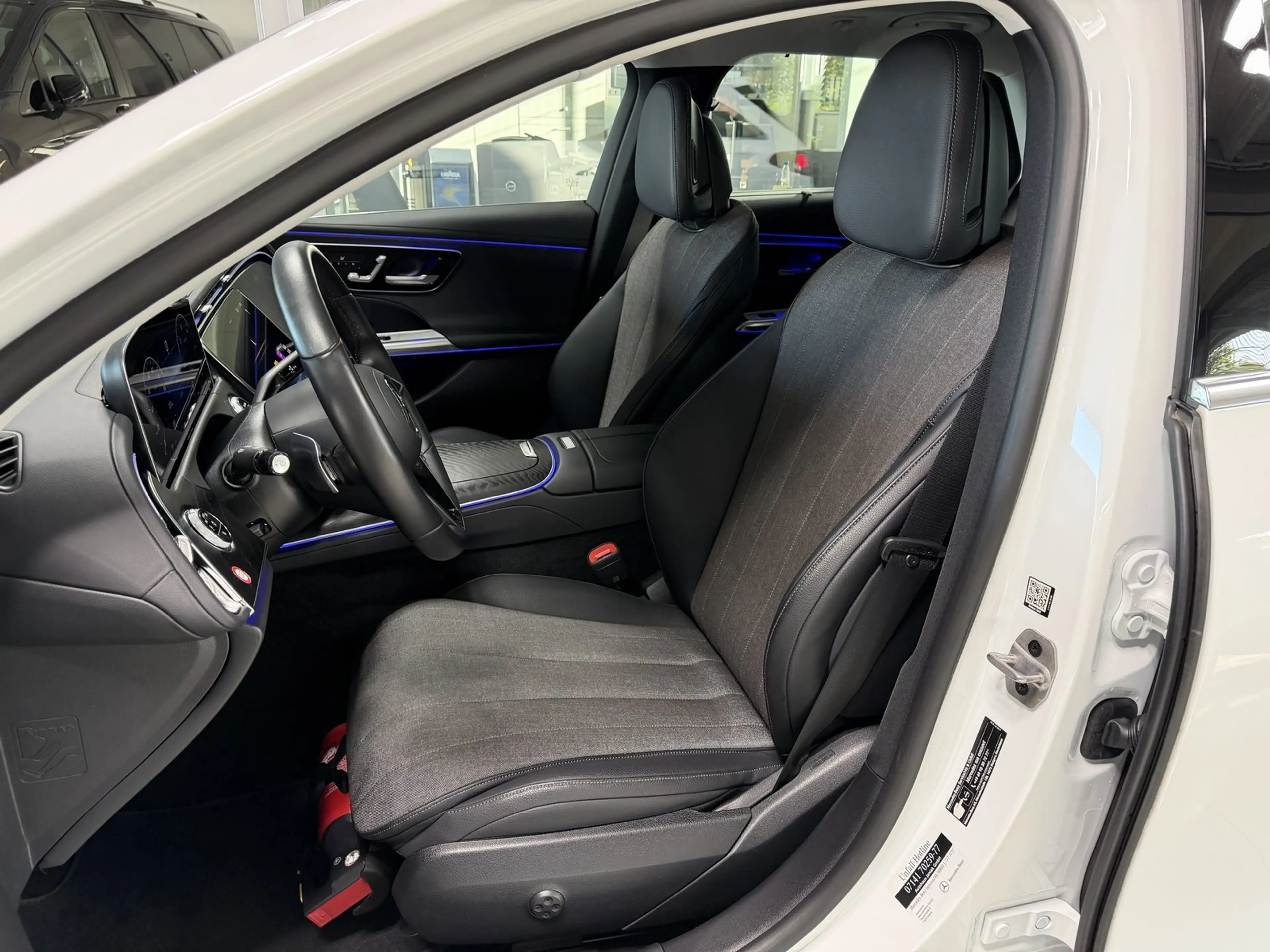 Mercedes-Benz E 220 d T Avantg STANDH AHK MEMORY+DIG.LIGHT+360° — photo 10
