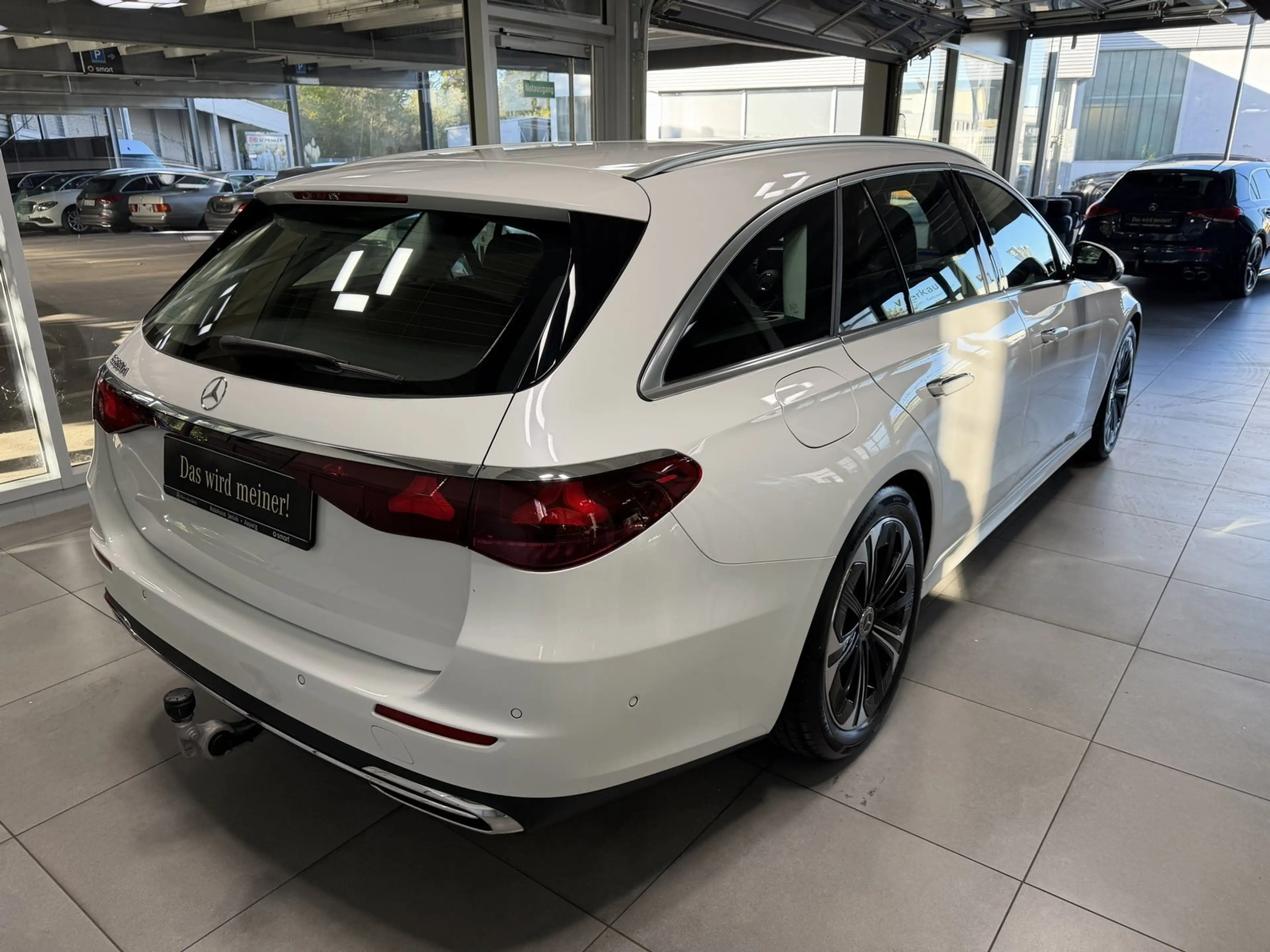 Mercedes-Benz E 220 d T Avantg STANDH AHK MEMORY+DIG.LIGHT+360° — photo 5