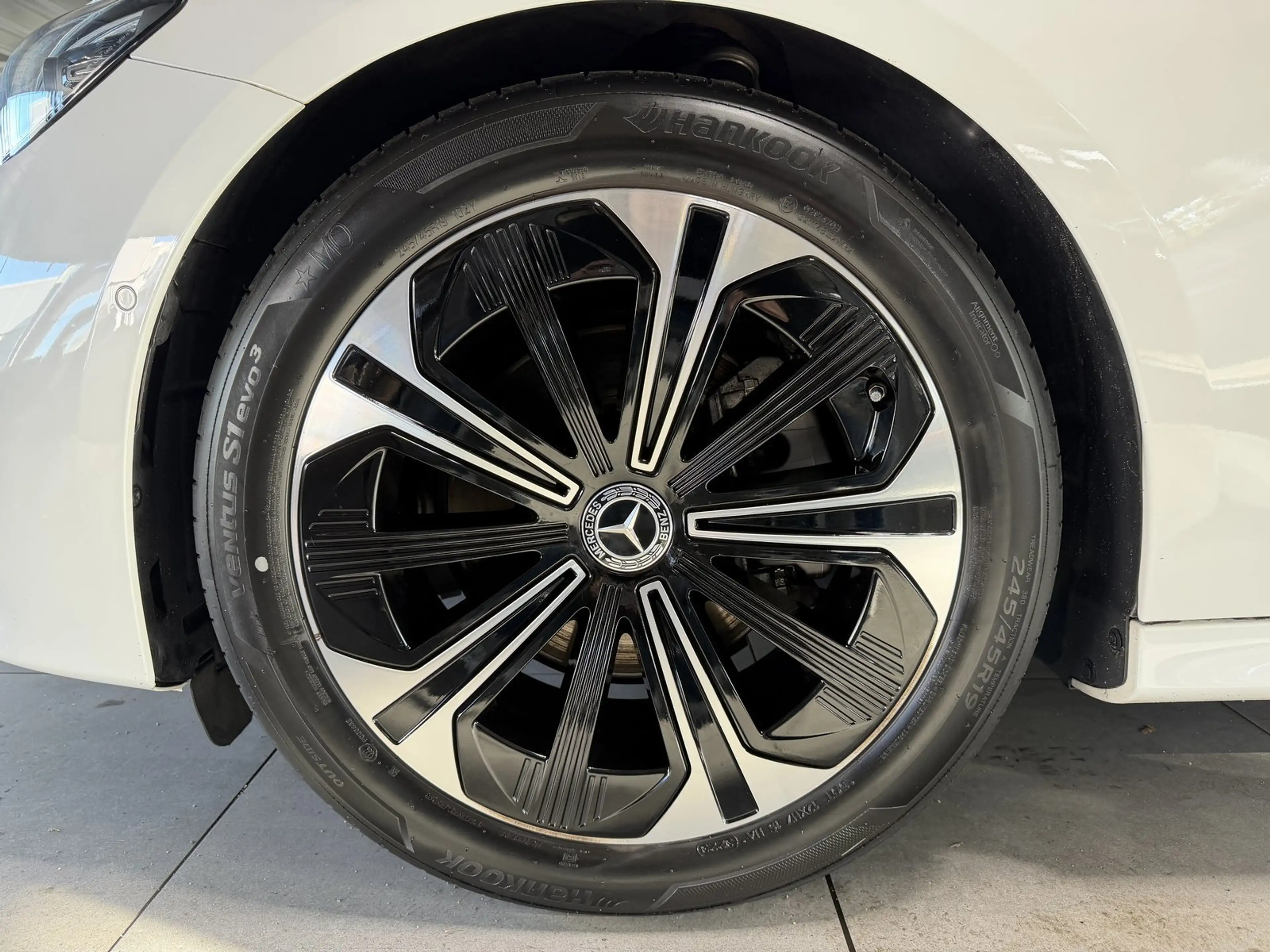 Mercedes-Benz E 220 d T Avantg STANDH AHK MEMORY+DIG.LIGHT+360° — photo 9