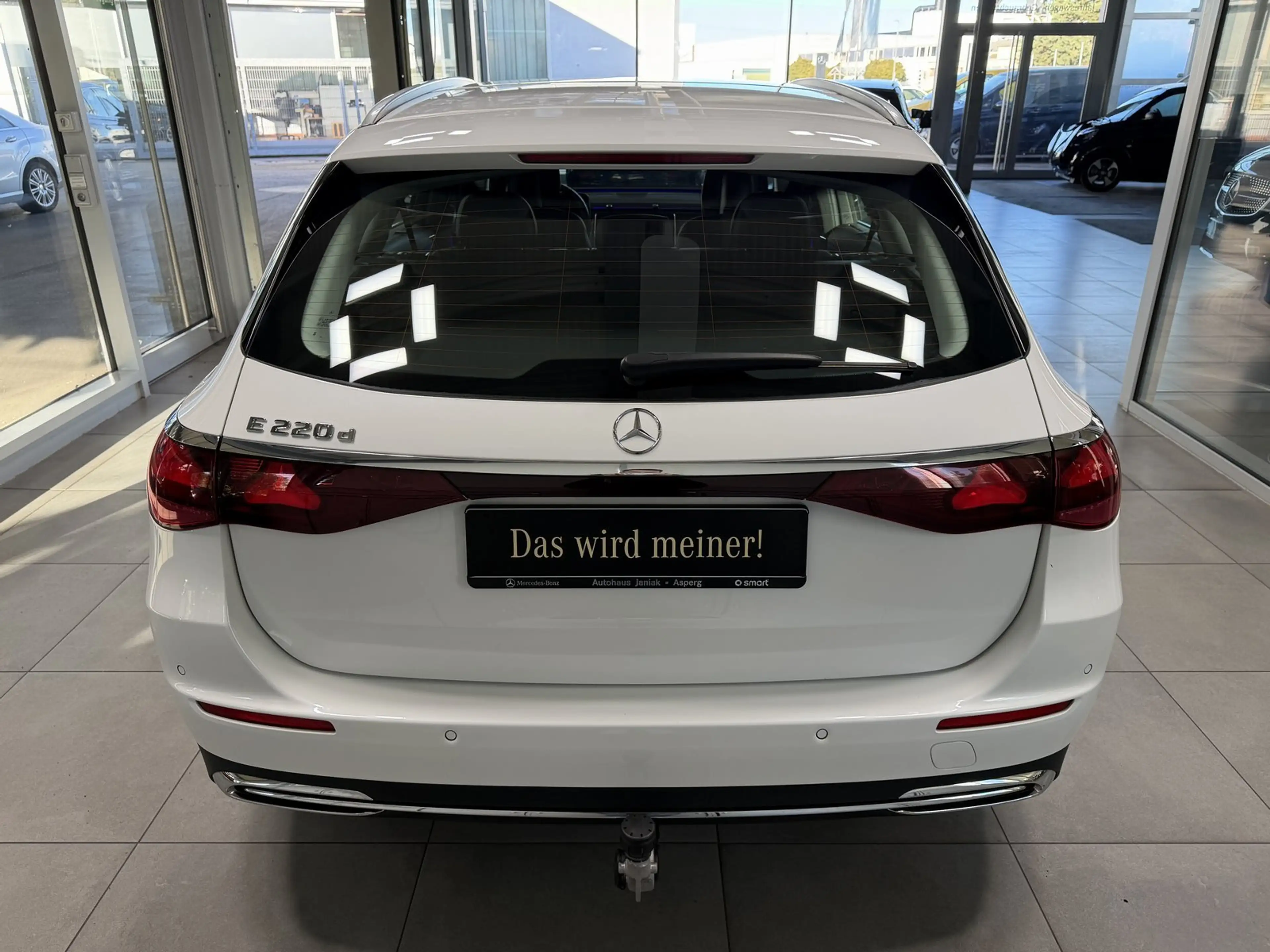 Mercedes-Benz E 220 d T Avantg STANDH AHK MEMORY+DIG.LIGHT+360° — photo 7