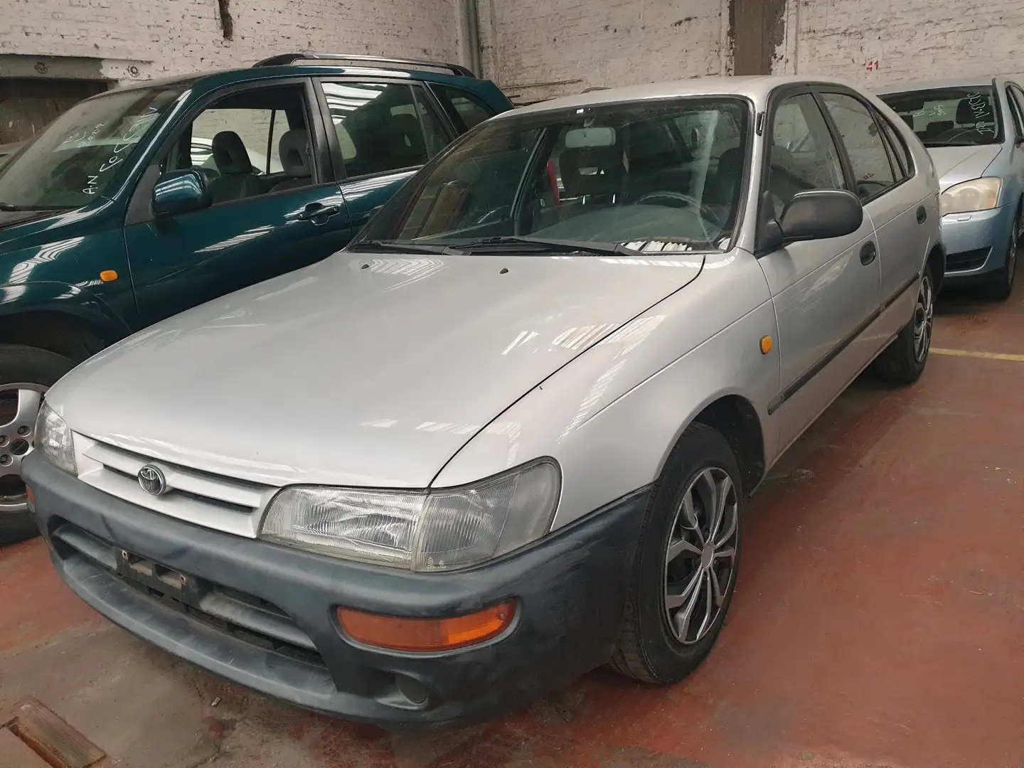 Toyota Corolla 1.3 Grau - 1