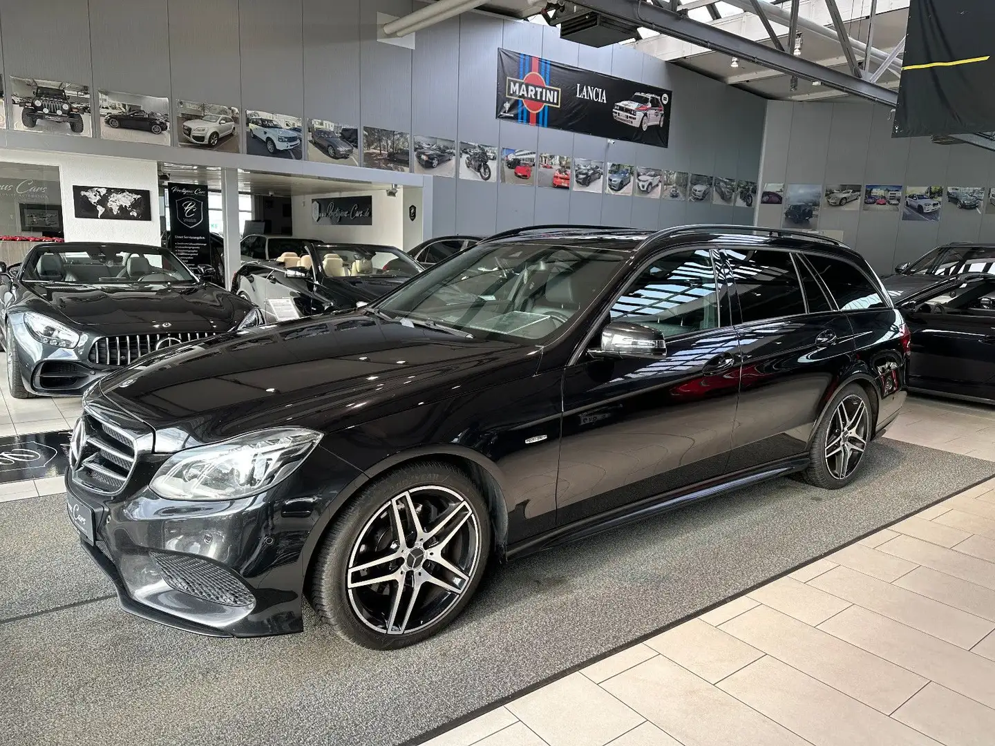 Mercedes-Benz E 200 BT Edition E AMG Styling LED GSD NAVI TEMP Schwarz - 2