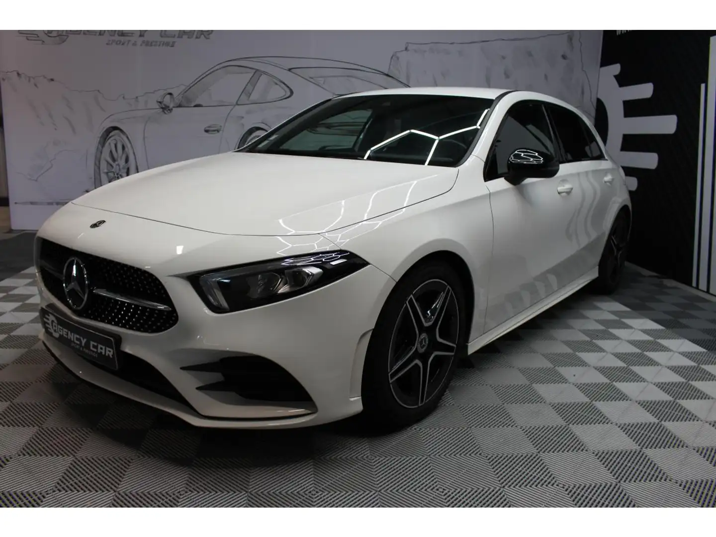Mercedes-Benz A 180 Classe A 180 - AMG Line Weiß - 2