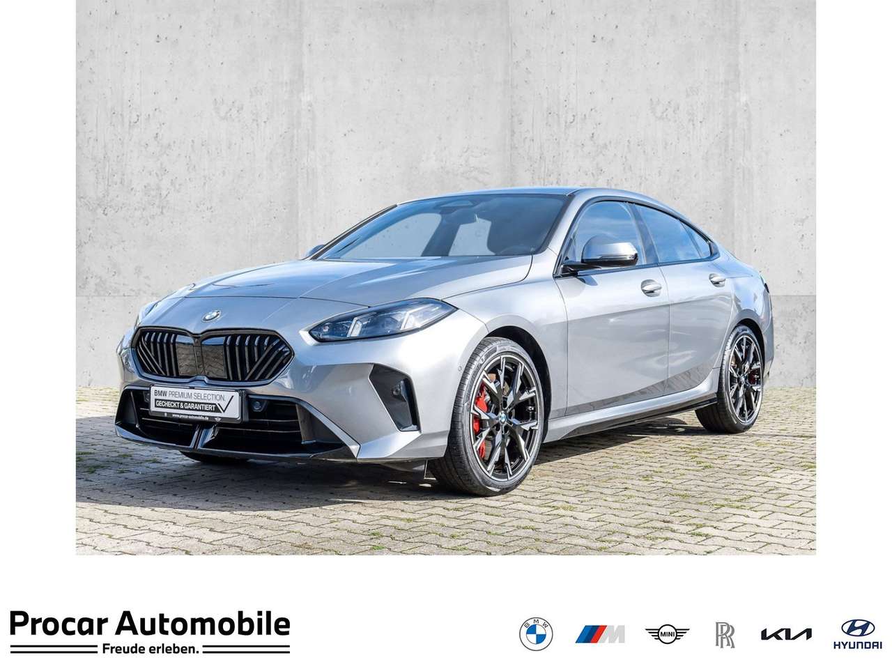 BMW 220 2025