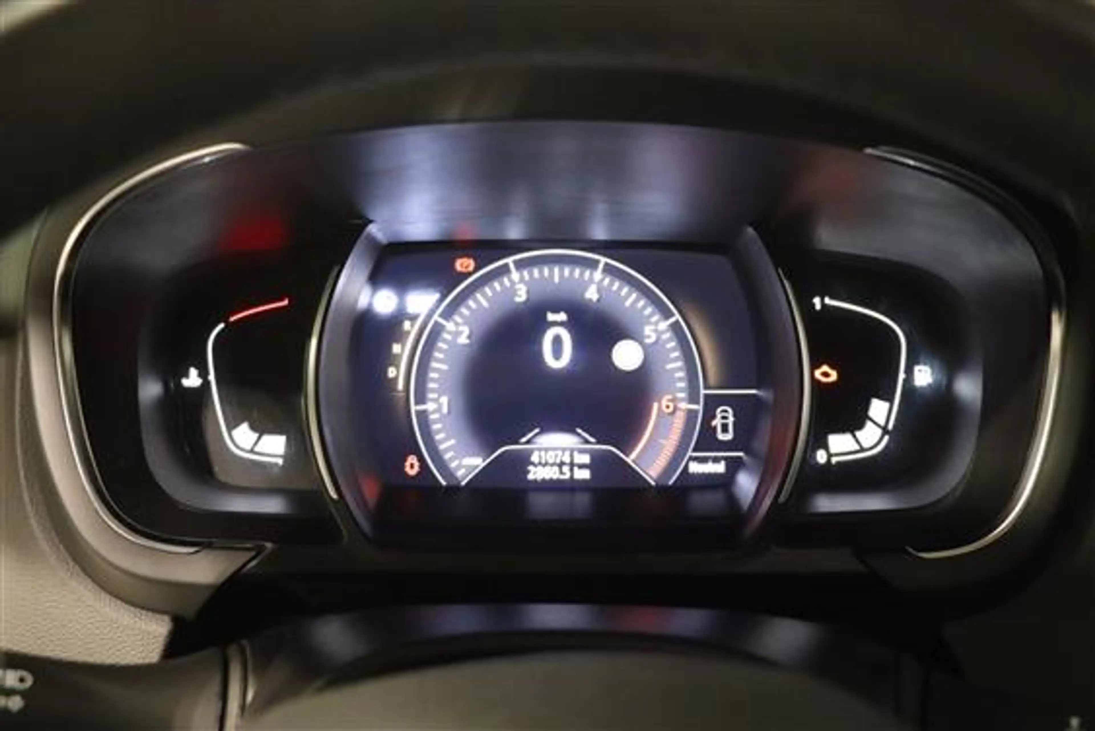 Renault Grand Scenic 1.33 TCE TECHNO EDC 7PL — photo 11