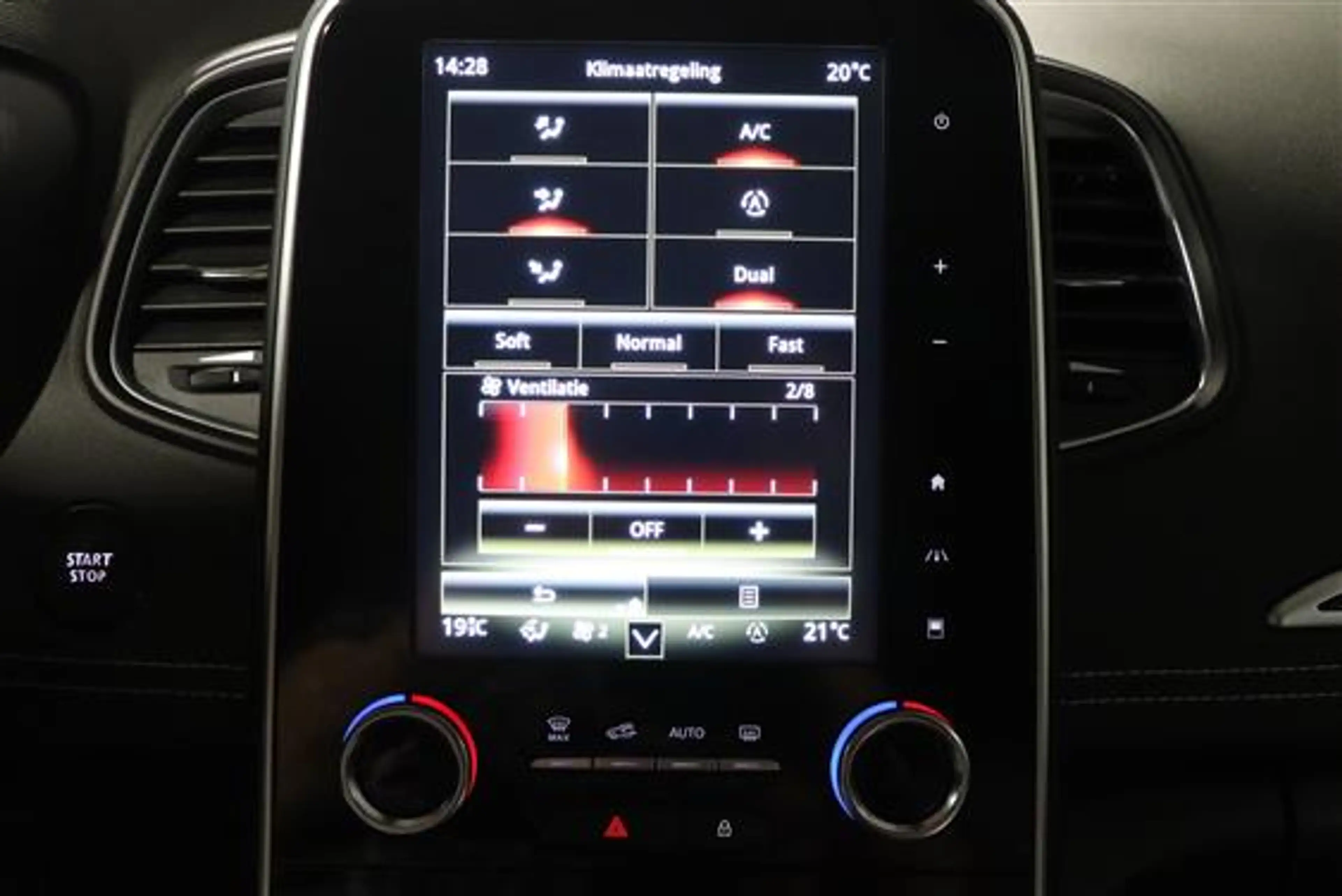 Renault Grand Scenic 1.33 TCE TECHNO EDC 7PL — photo 17