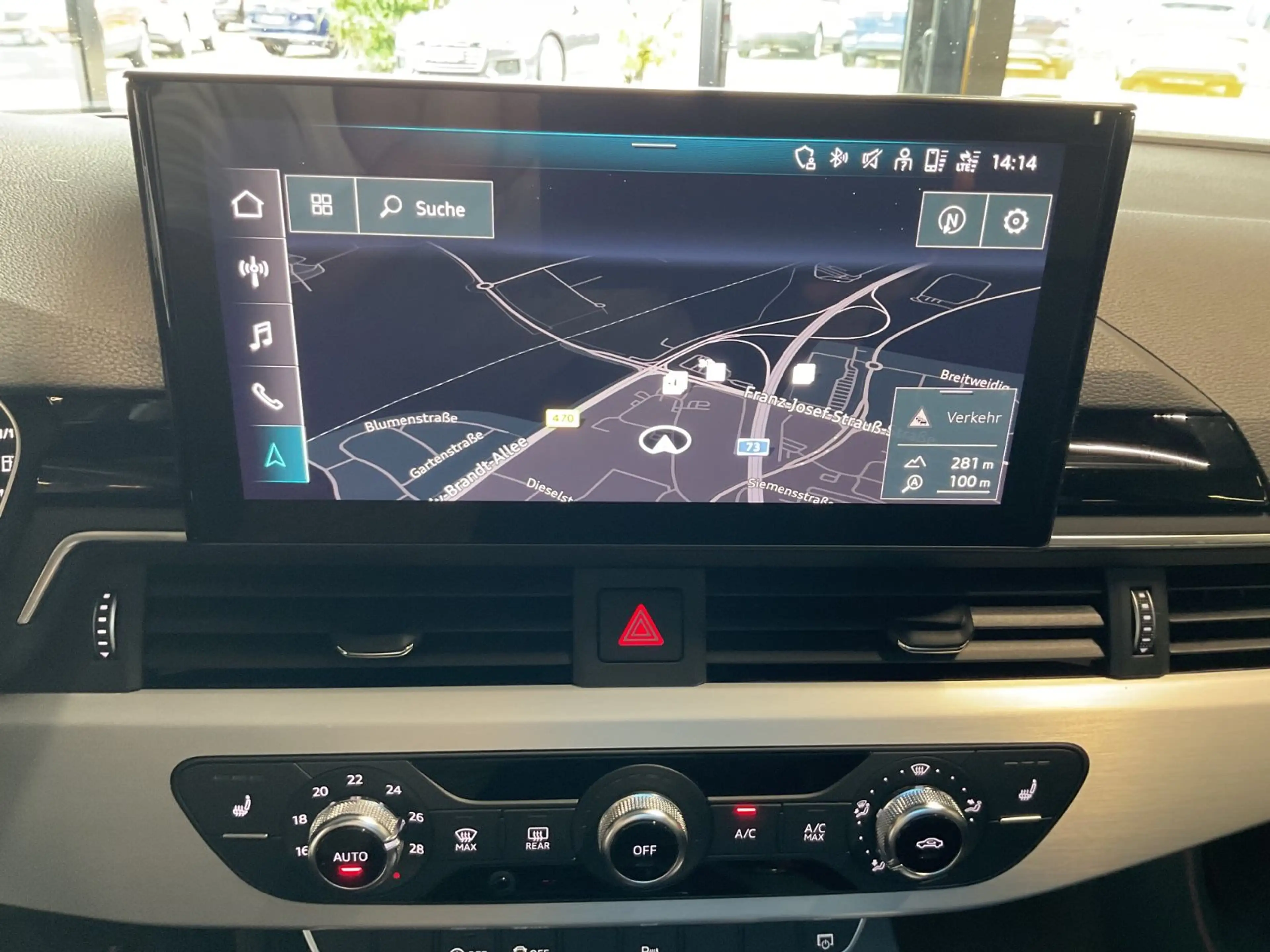 Audi A4 Av. TDI S line ACC AHK Leder Matrix Navi 19" — photo 13
