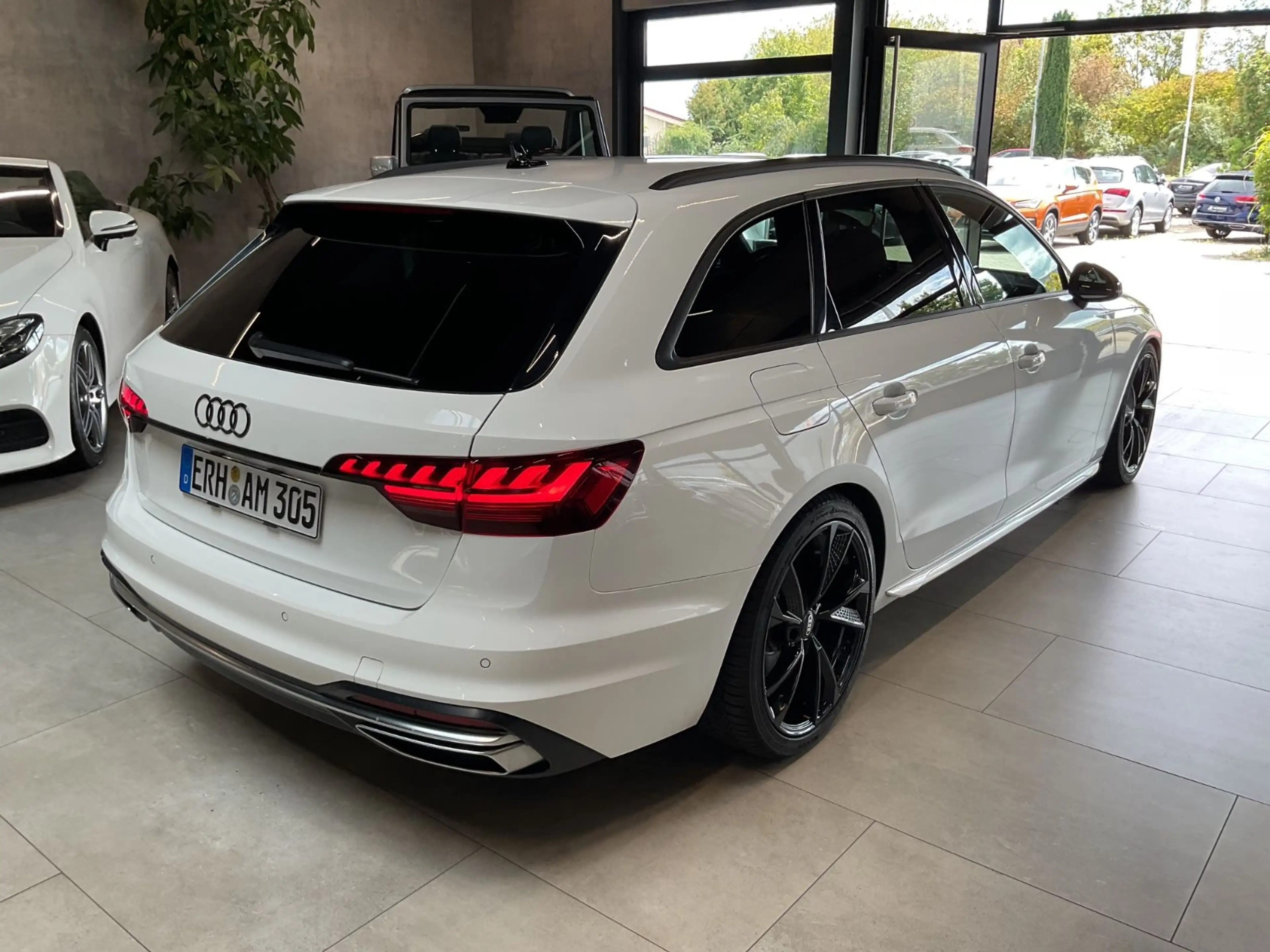 Audi A4 Av. TDI S line ACC AHK Leder Matrix Navi 19" — photo 4