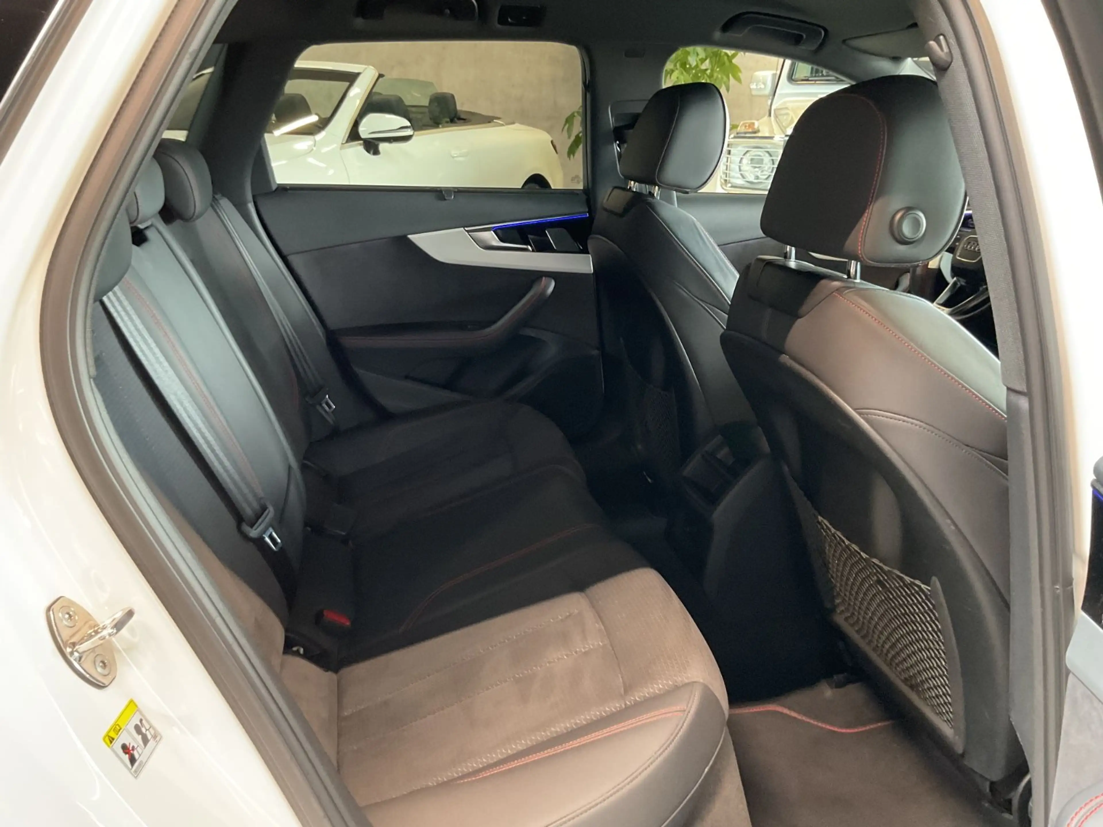 Audi A4 Av. TDI S line ACC AHK Leder Matrix Navi 19" — photo 15