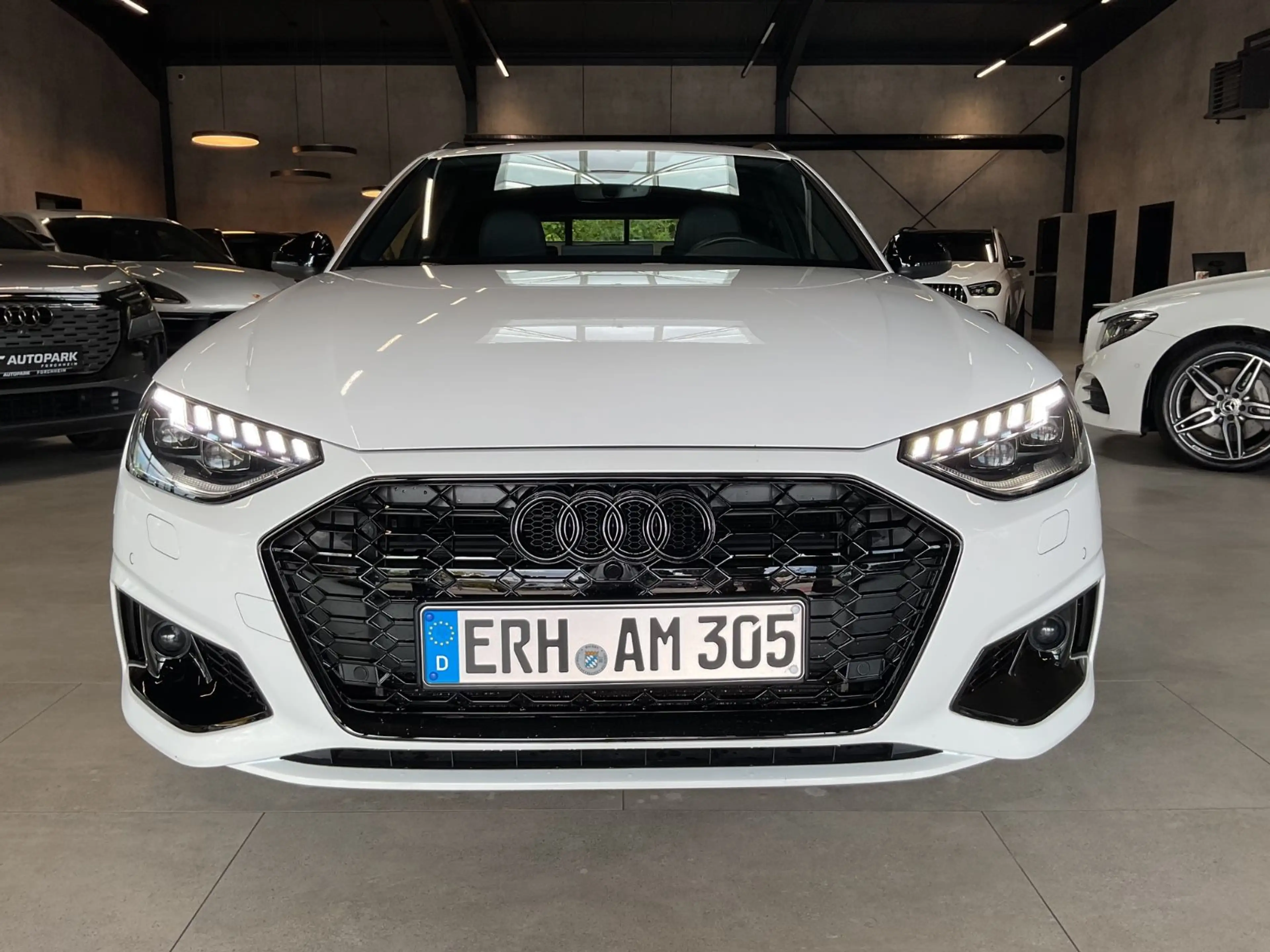 Audi A4 Av. TDI S line ACC AHK Leder Matrix Navi 19" — photo 3