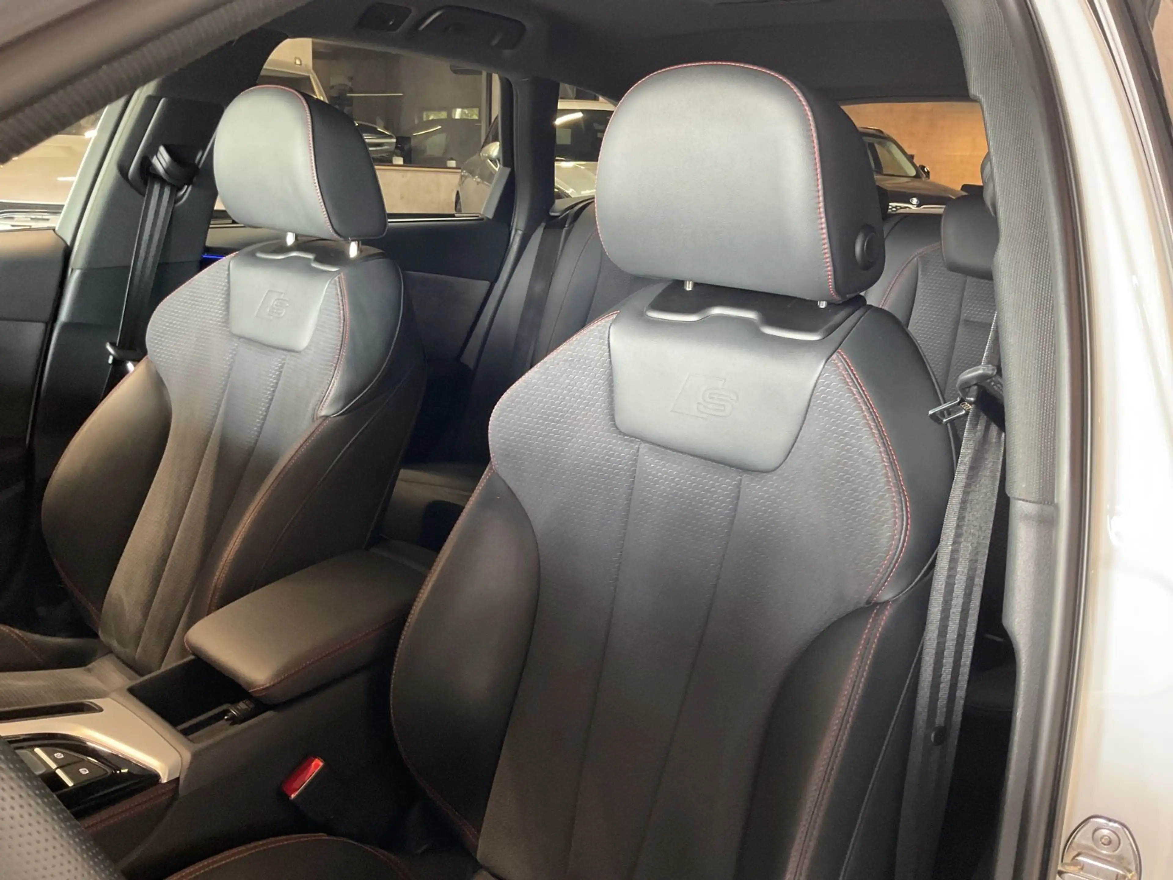 Audi A4 Av. TDI S line ACC AHK Leder Matrix Navi 19" — photo 10