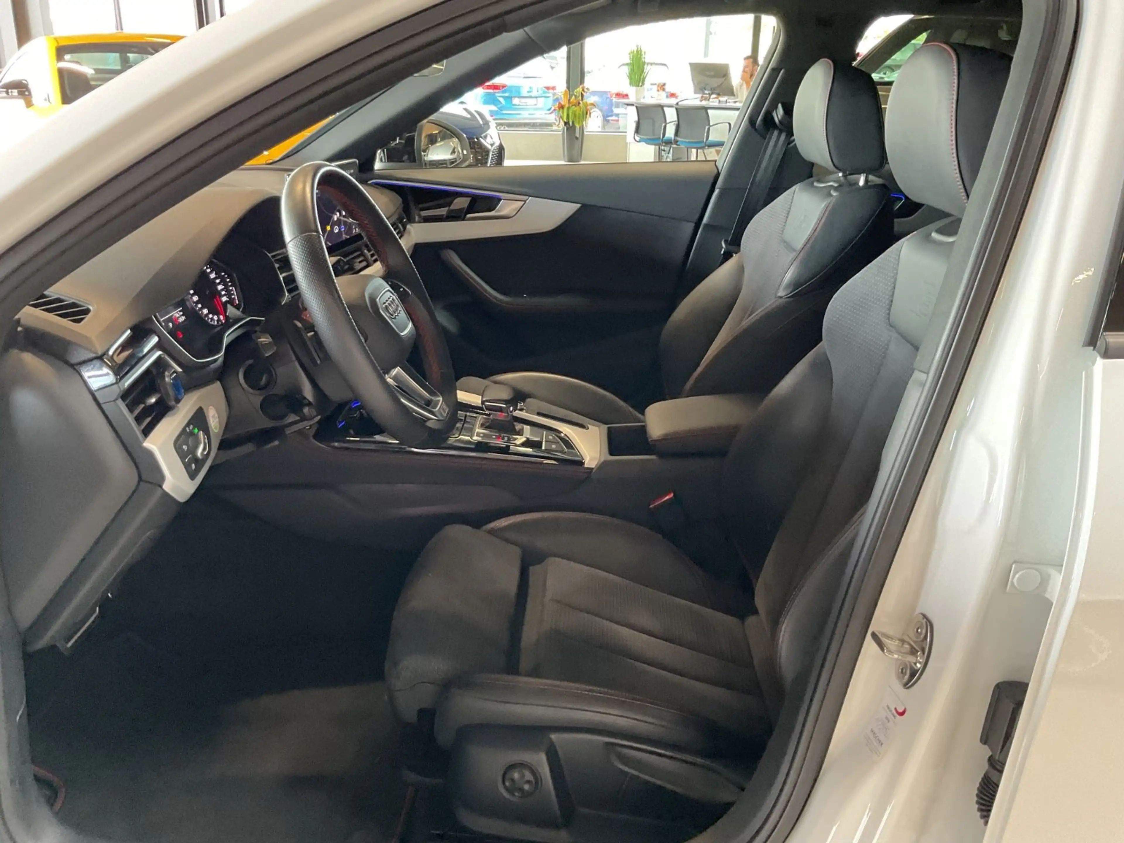 Audi A4 Av. TDI S line ACC AHK Leder Matrix Navi 19" — photo 7