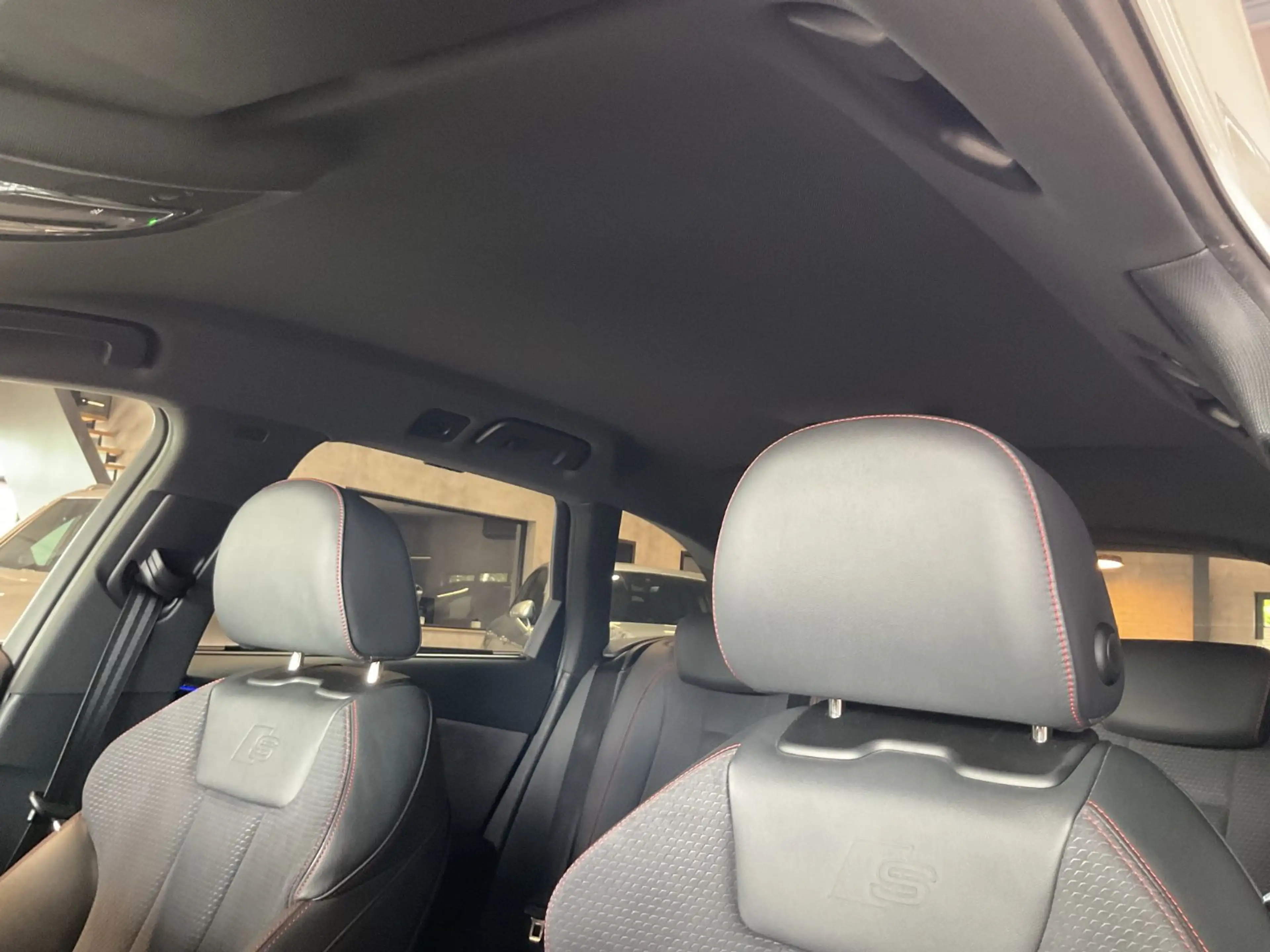 Audi A4 Av. TDI S line ACC AHK Leder Matrix Navi 19" — photo 9