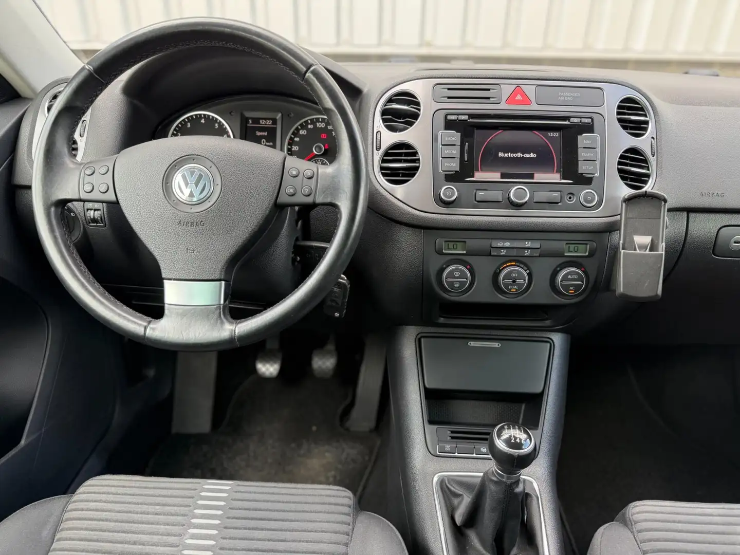 Volkswagen Tiguan 1.4 TSI Sport&Style |Airco|Navi|PDC|Trekhaak Grijs - 2