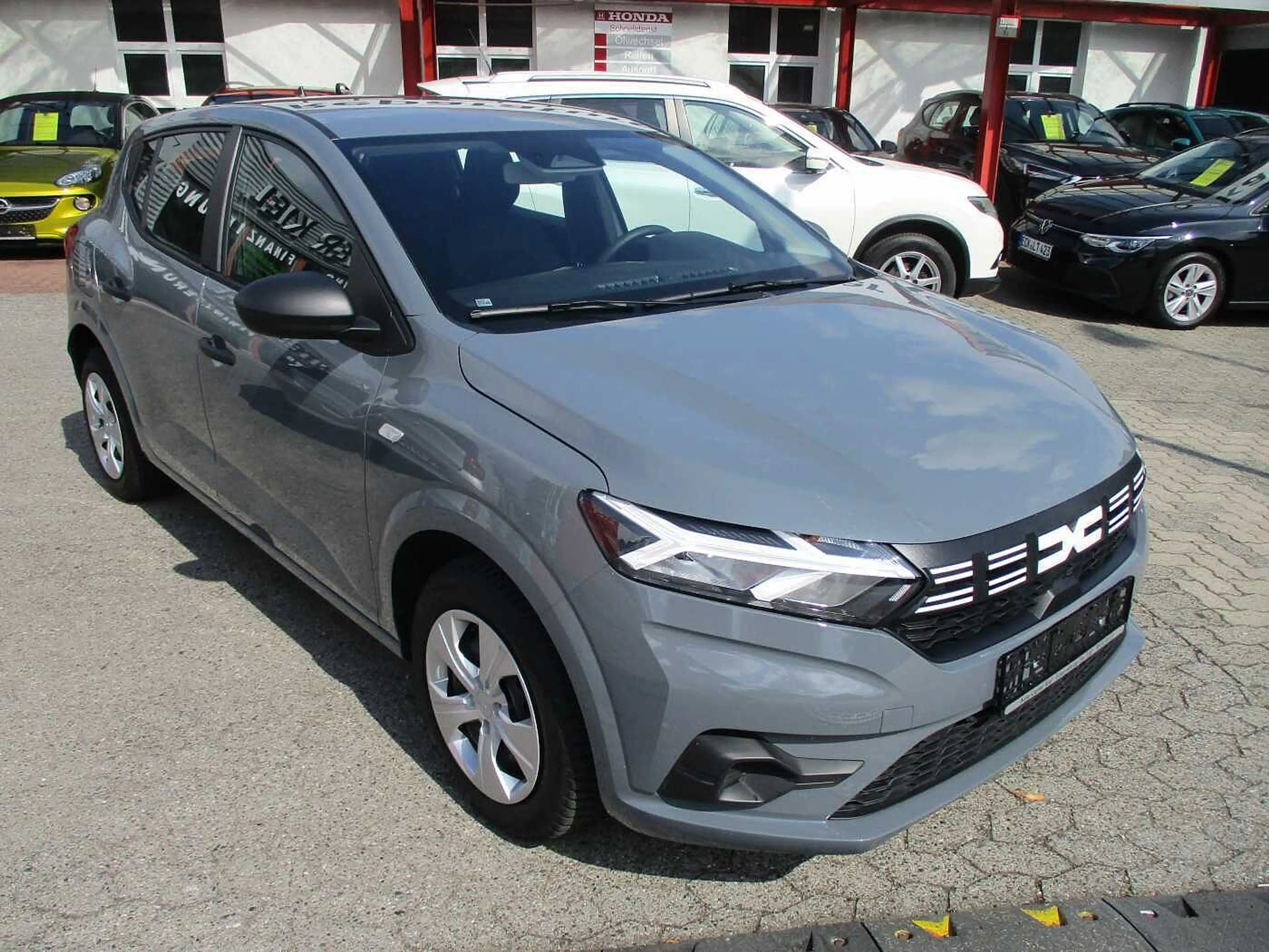 Dacia Sandero TCe 90 Essential — photo 4