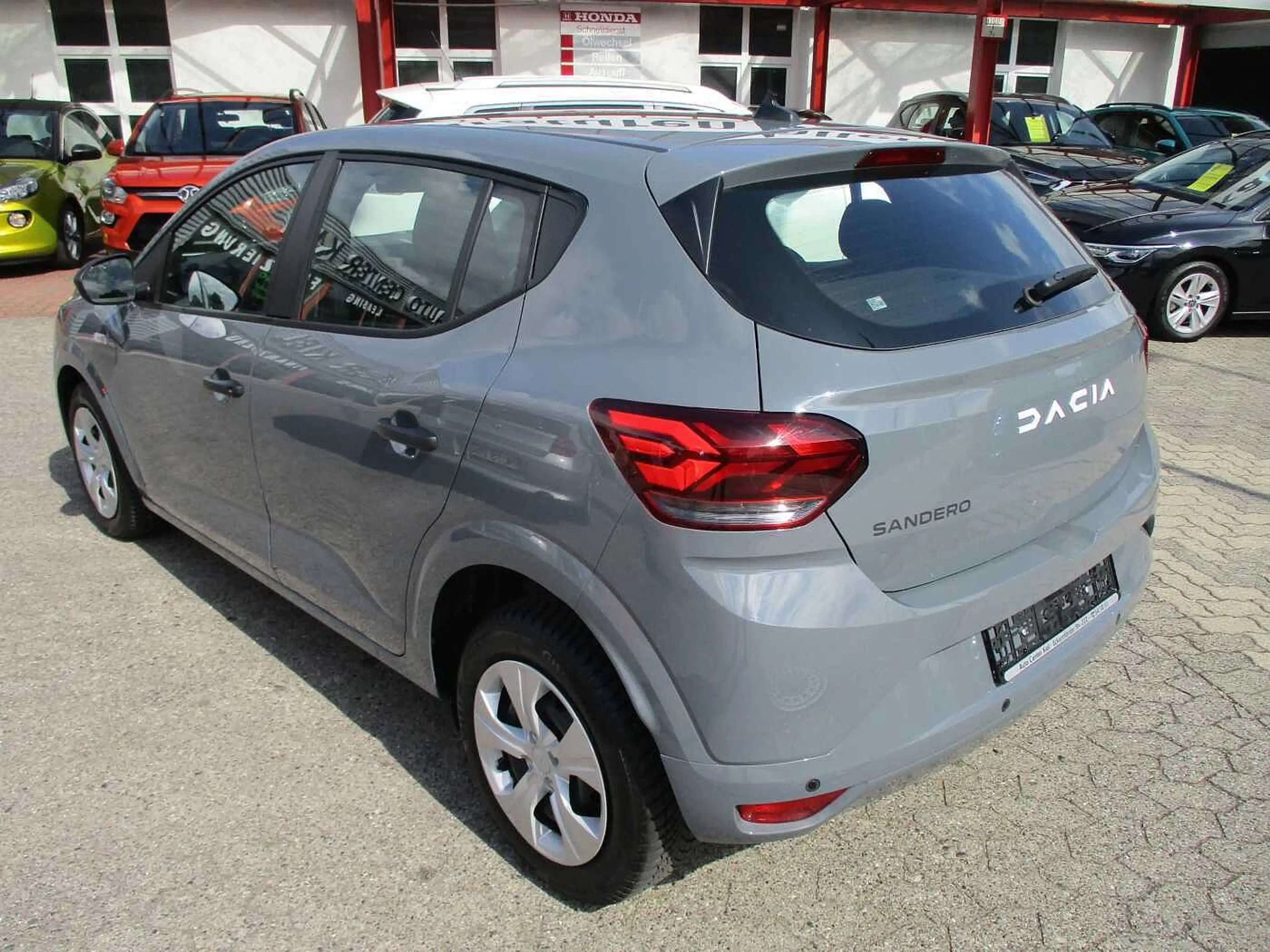 Dacia Sandero TCe 90 Essential — photo 6