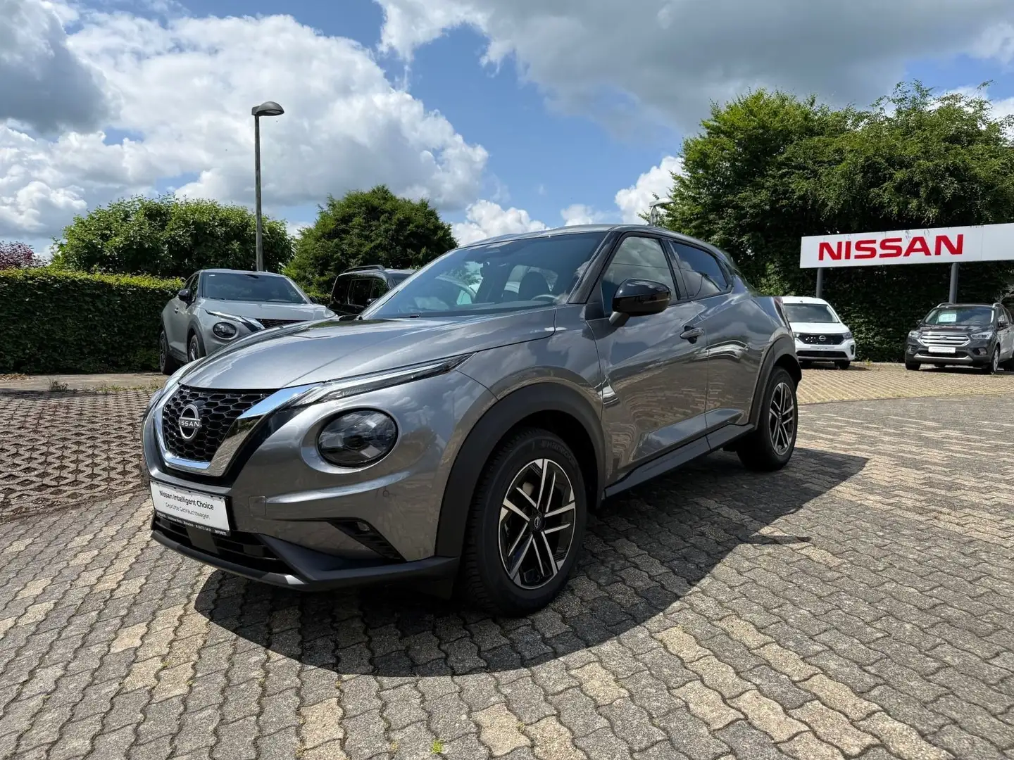 Nissan Juke 1.0 DIG-T N-Connecta Grau - 2