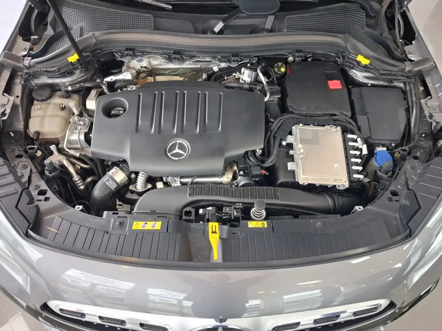 Mercedes-Benz GLA 200 200d 8G-DCT Gris - 2