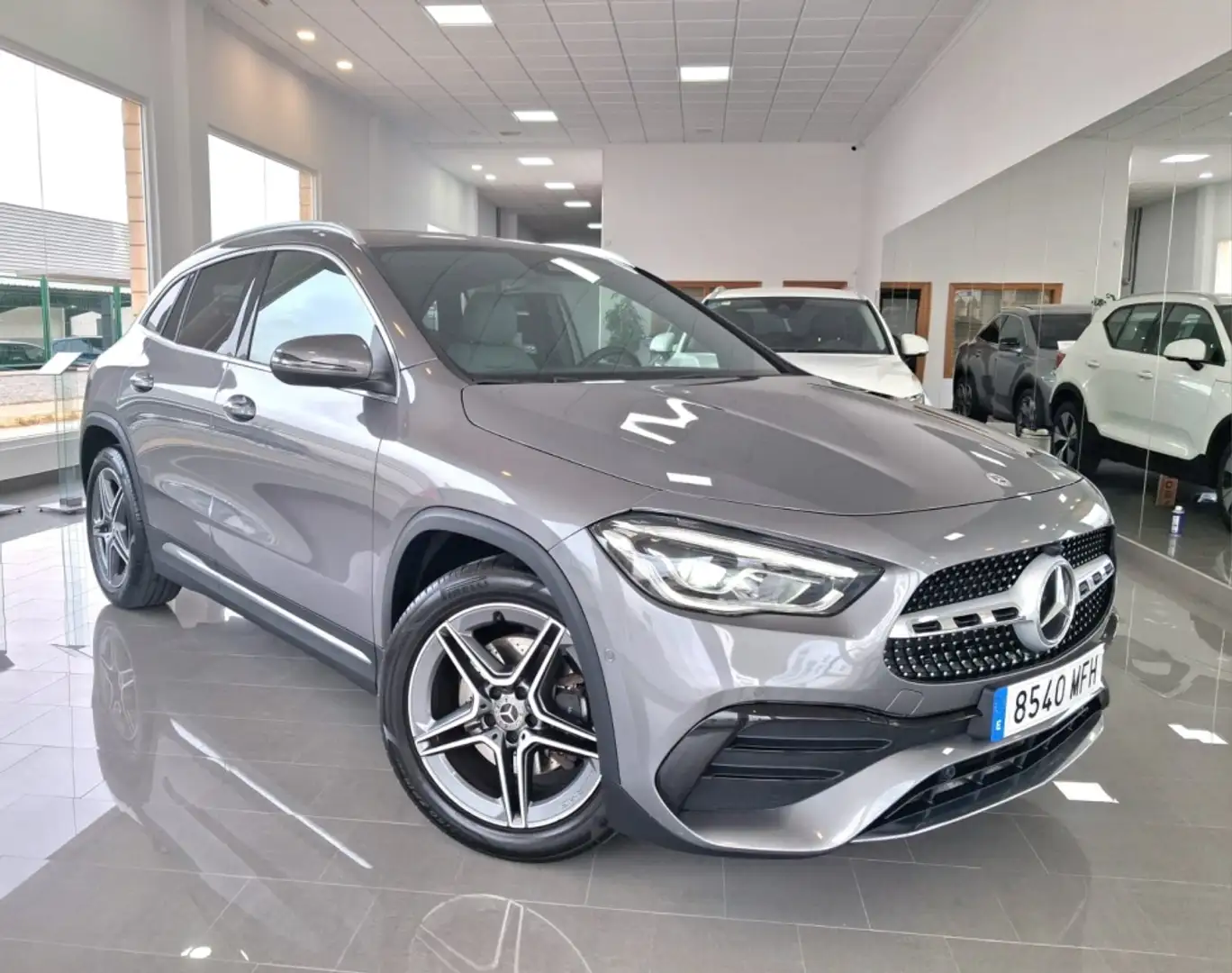 Mercedes-Benz GLA 200 200d 8G-DCT Gris - 1