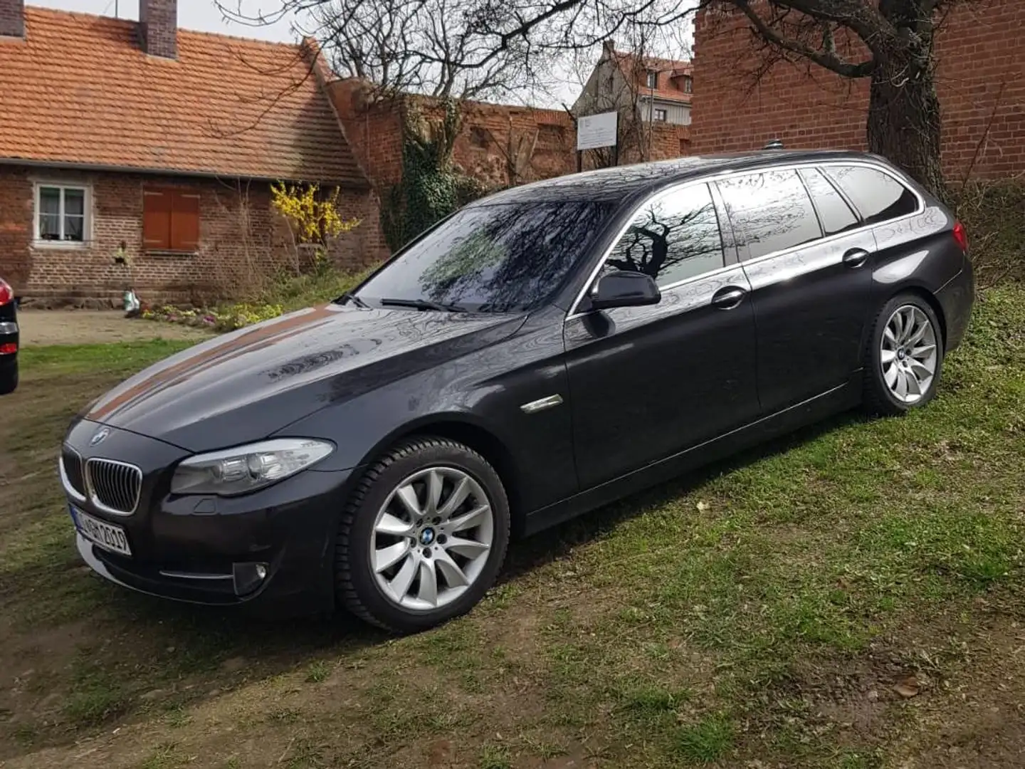 BMW 530 530xd Touring Aut. Noir - 1