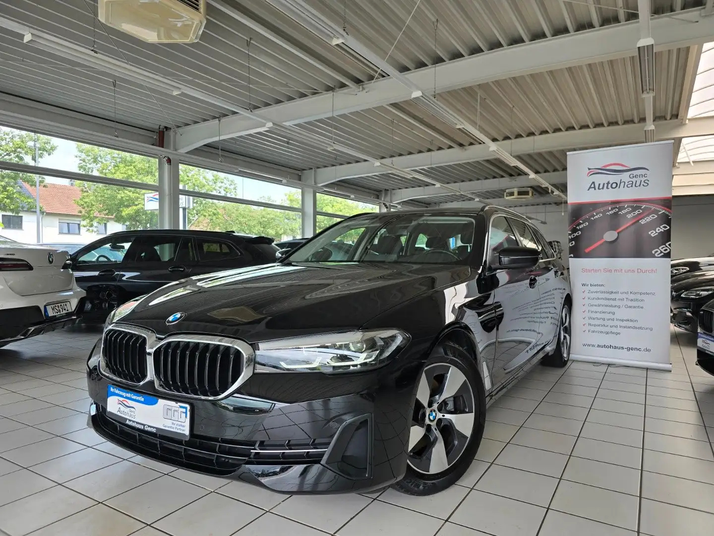BMW 520 d Touring Ambiente Live Cockpit DAB Radio Schwarz - 1