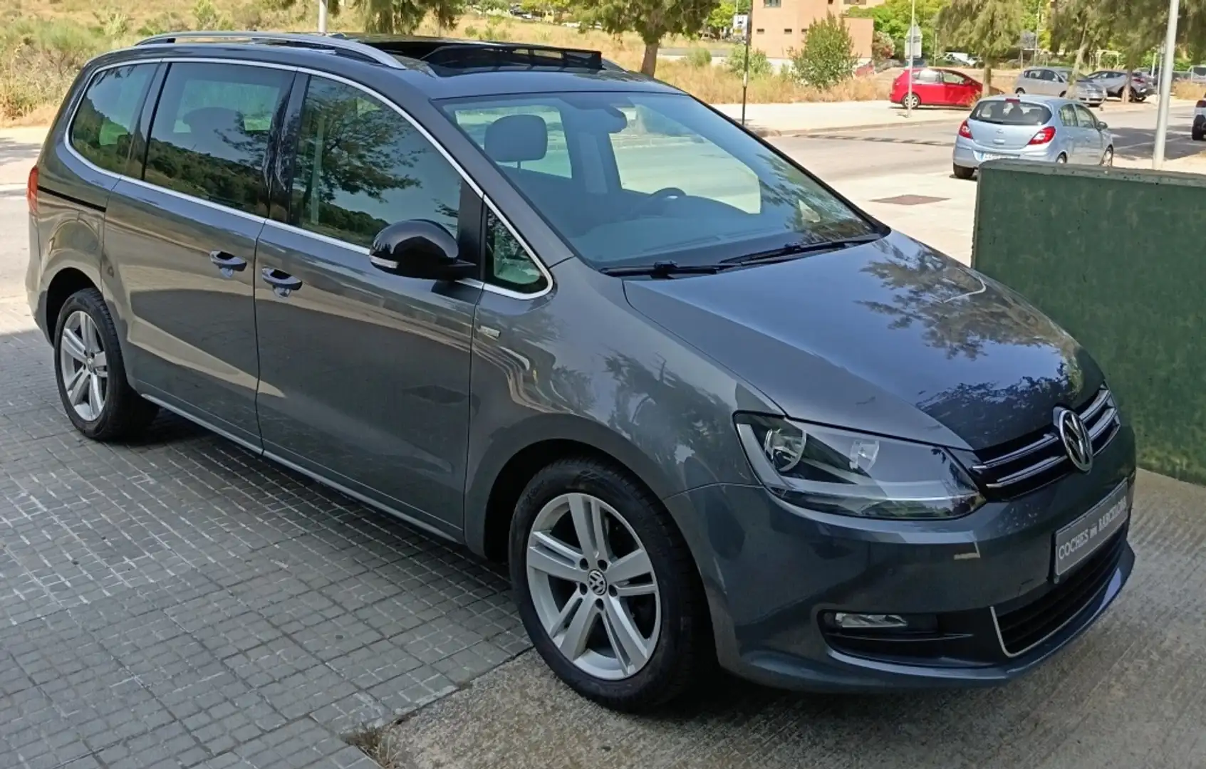 Volkswagen Sharan 2.0TDI Travel BMT 140 Gris - 2