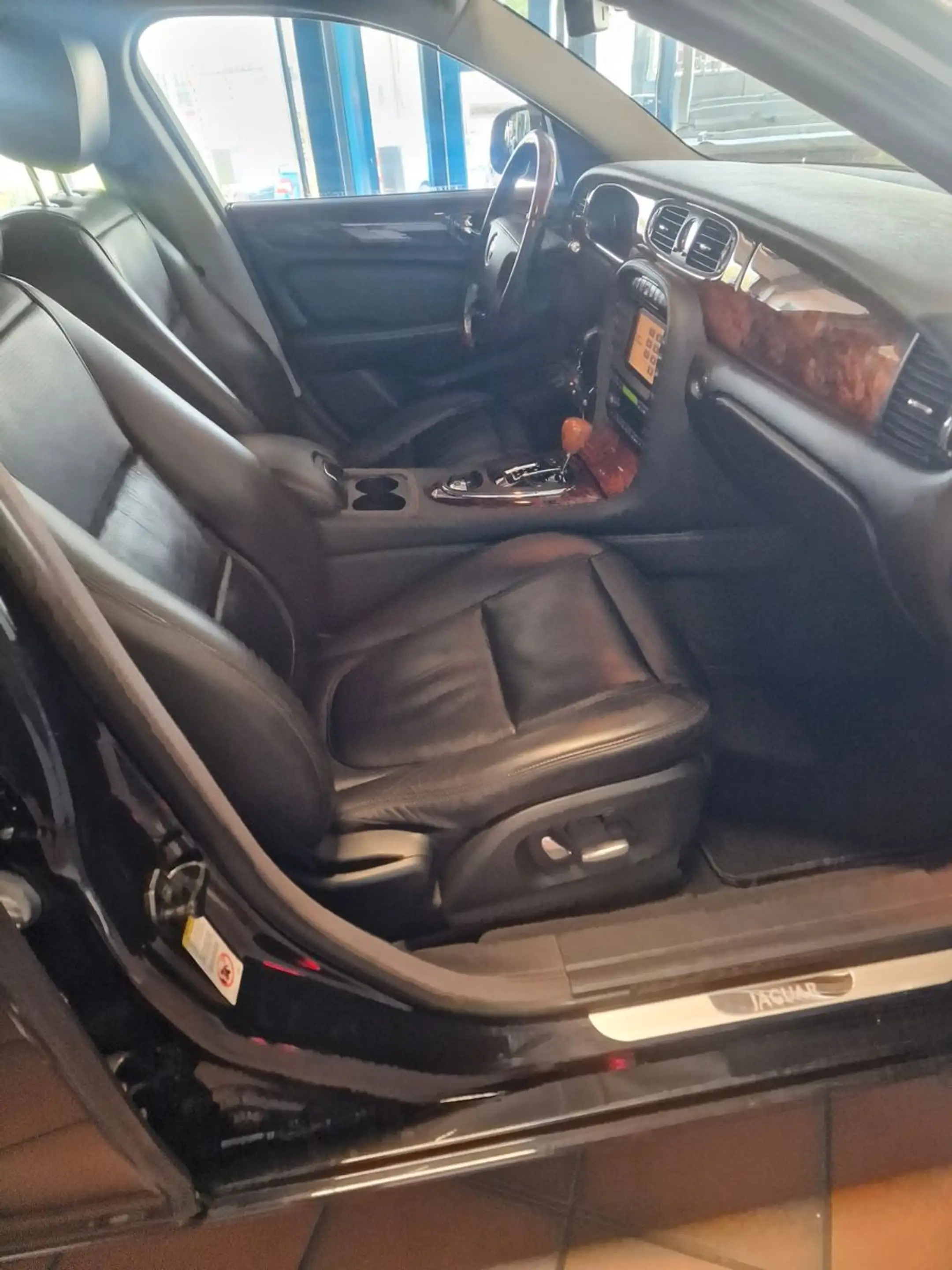 Jaguar XJ8 4,2 — photo 22