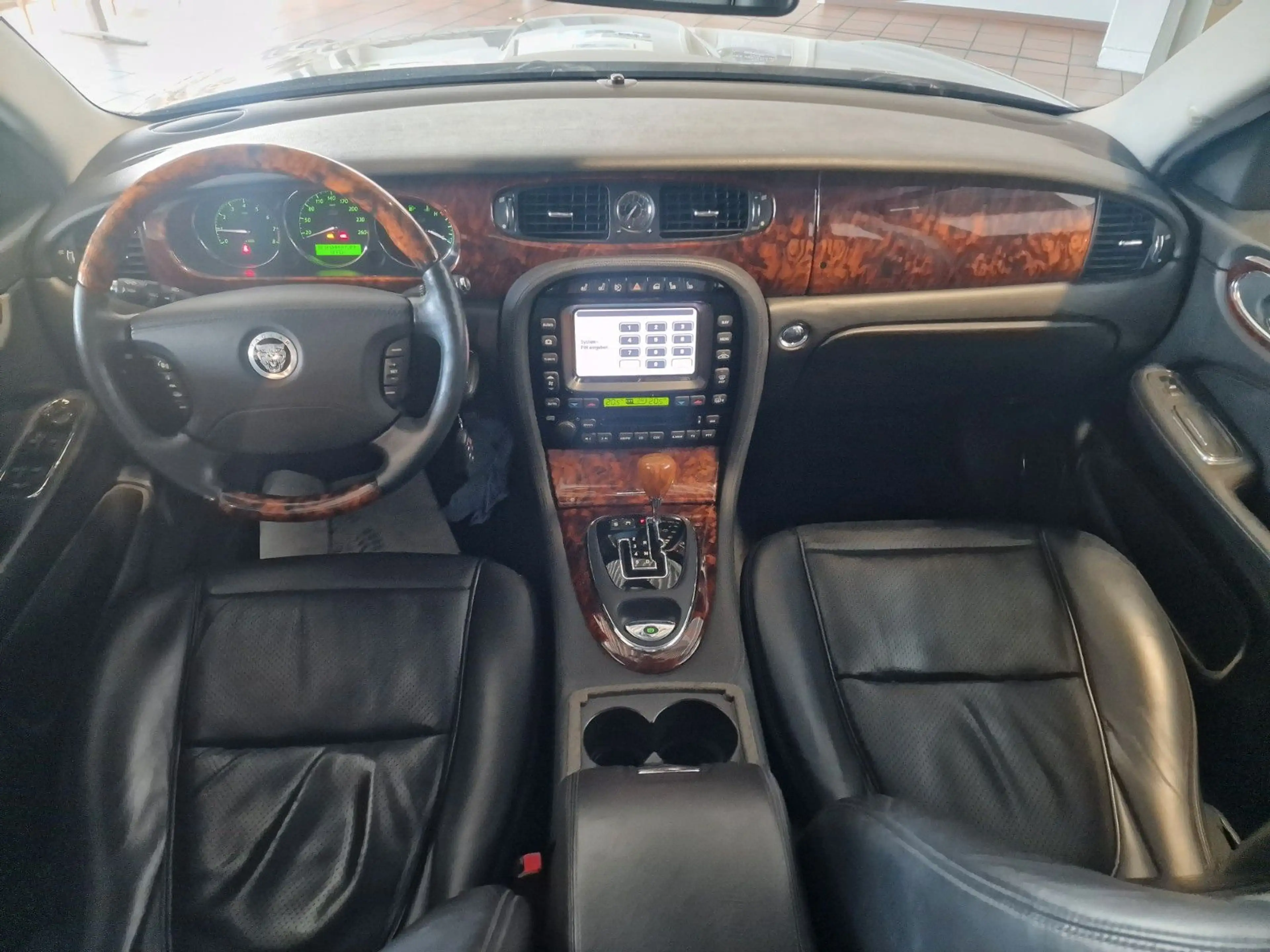 Jaguar XJ8 4,2 — photo 15