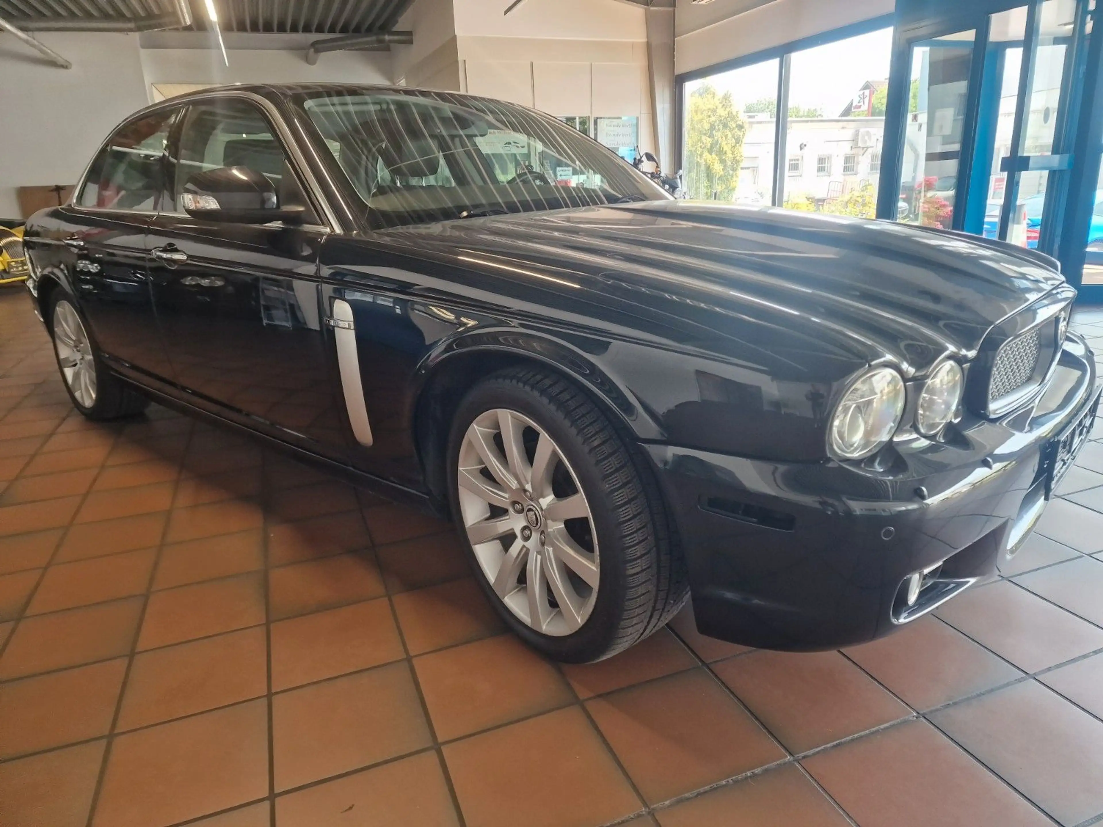 Jaguar XJ8 4,2 — photo 2