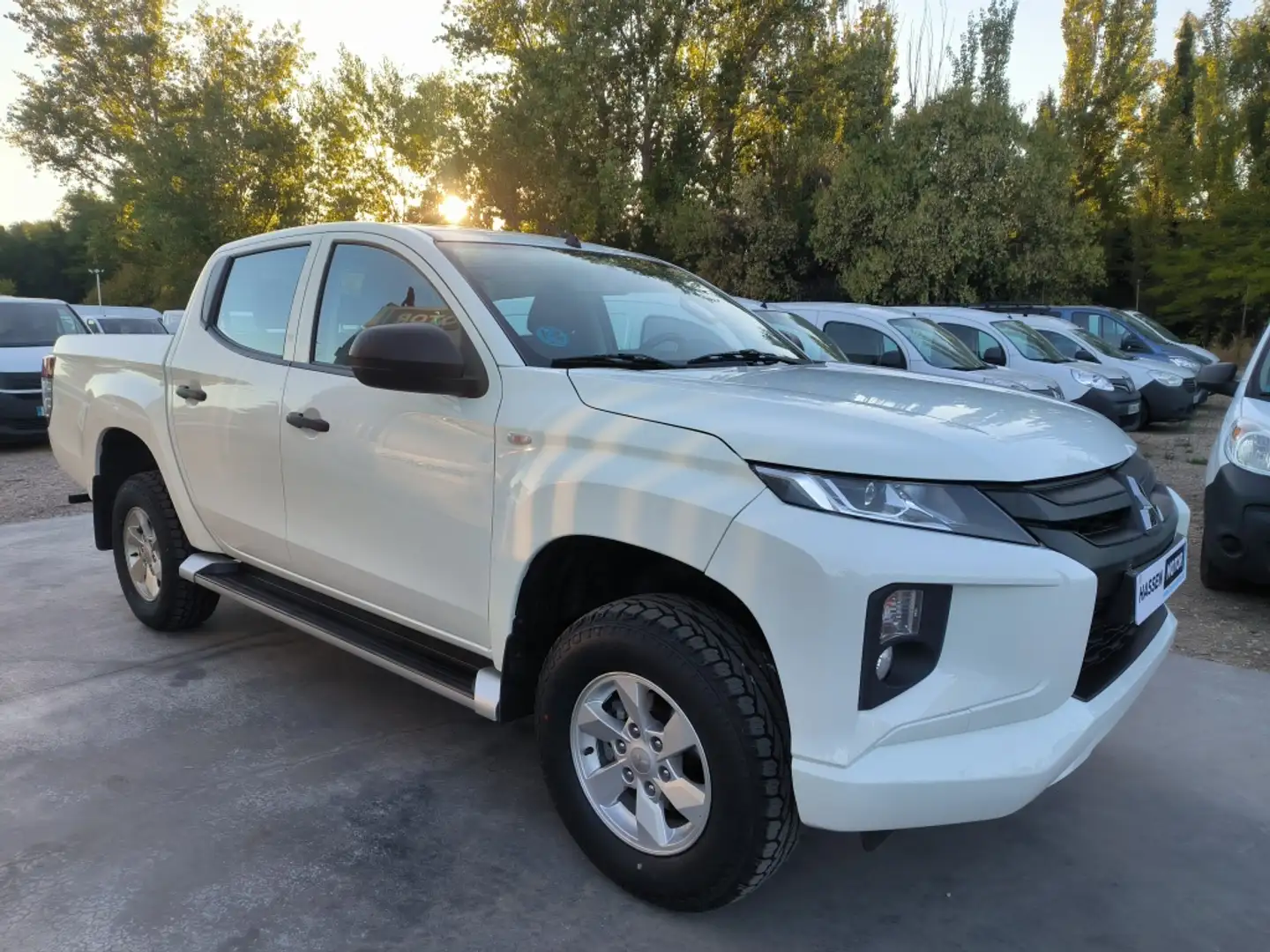 Mitsubishi L200 2.2DI-D Doble Cabina M-PRO Blanco - 2