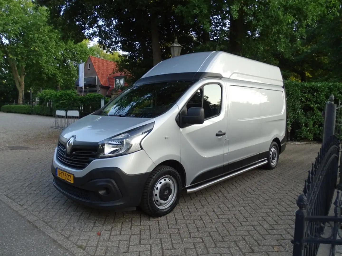 Renault Trafic 1.6 dCi T29L2H2ComEn CAMERA NAVI 3 ZIT 1e eig NWST Grijs - 2