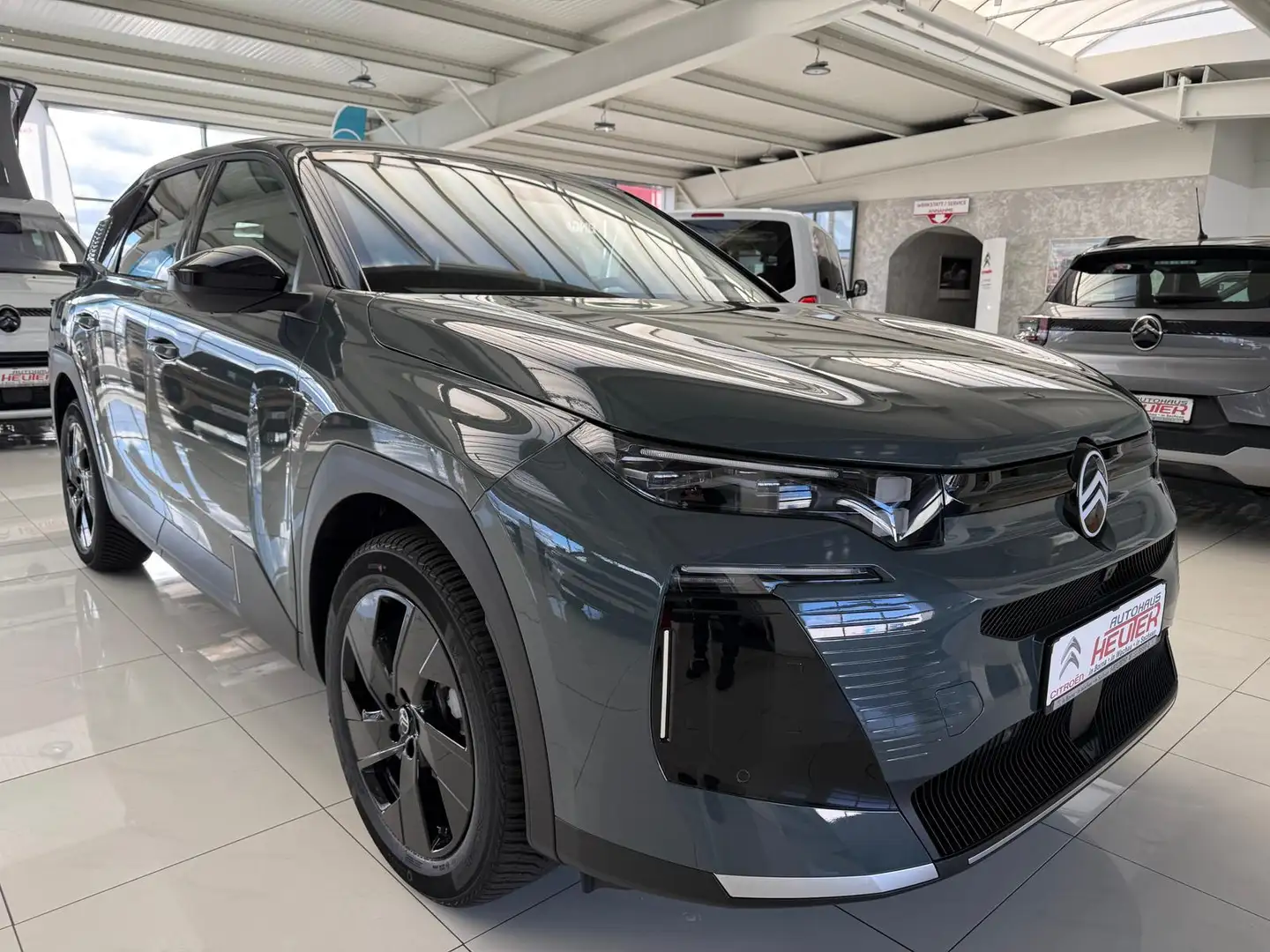 Citroen C5 Aircross 145 Hybrid MAX Grün - 1