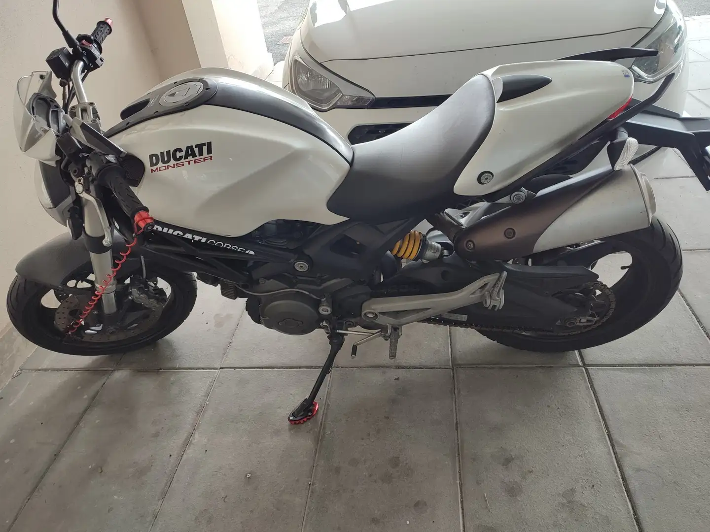 Ducati Monster 696 plus Biały - 2