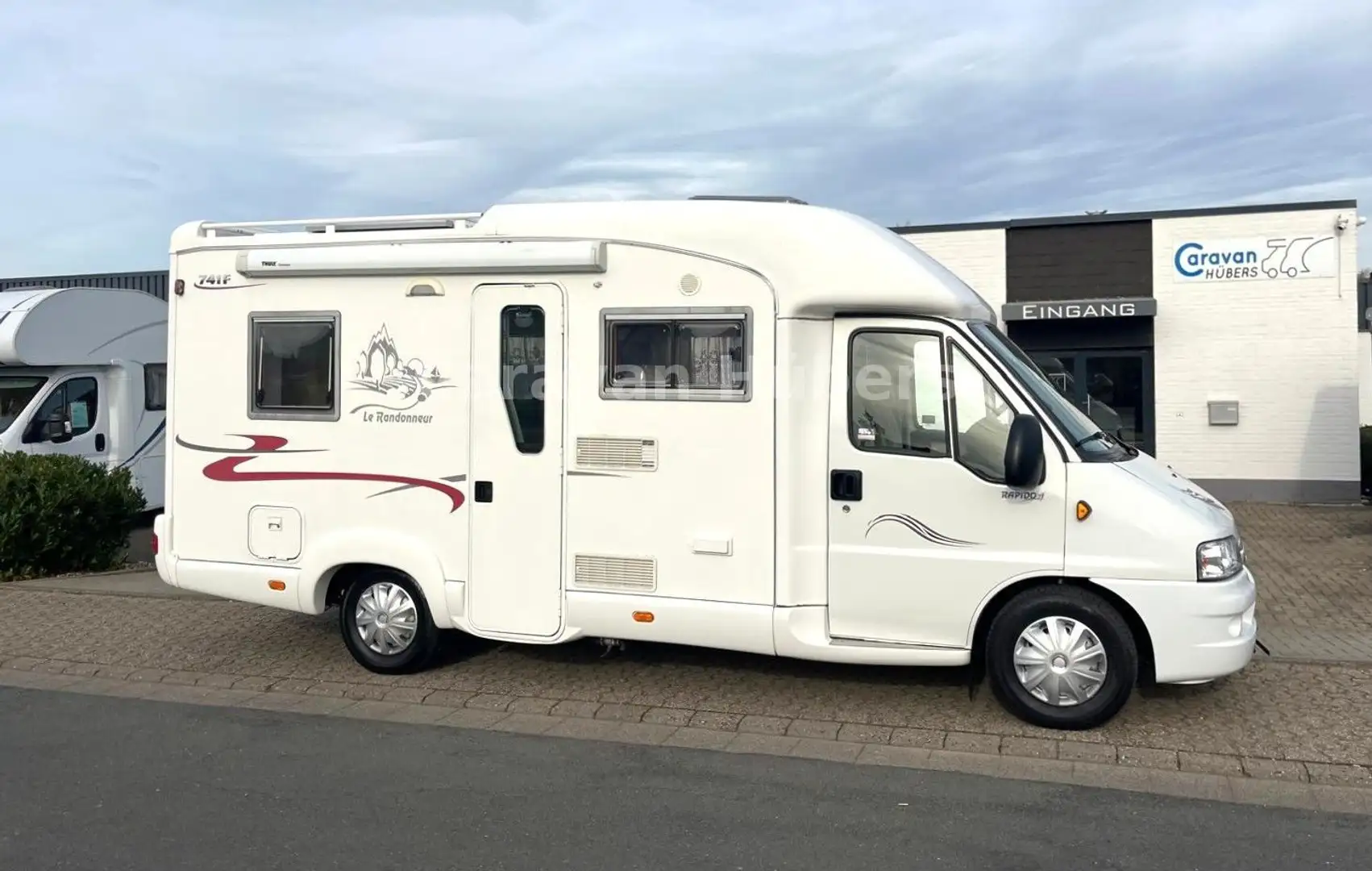 Rapido T 741 F - Festbett - Klima - auto.Sat/TV - Solar Weiß - 2