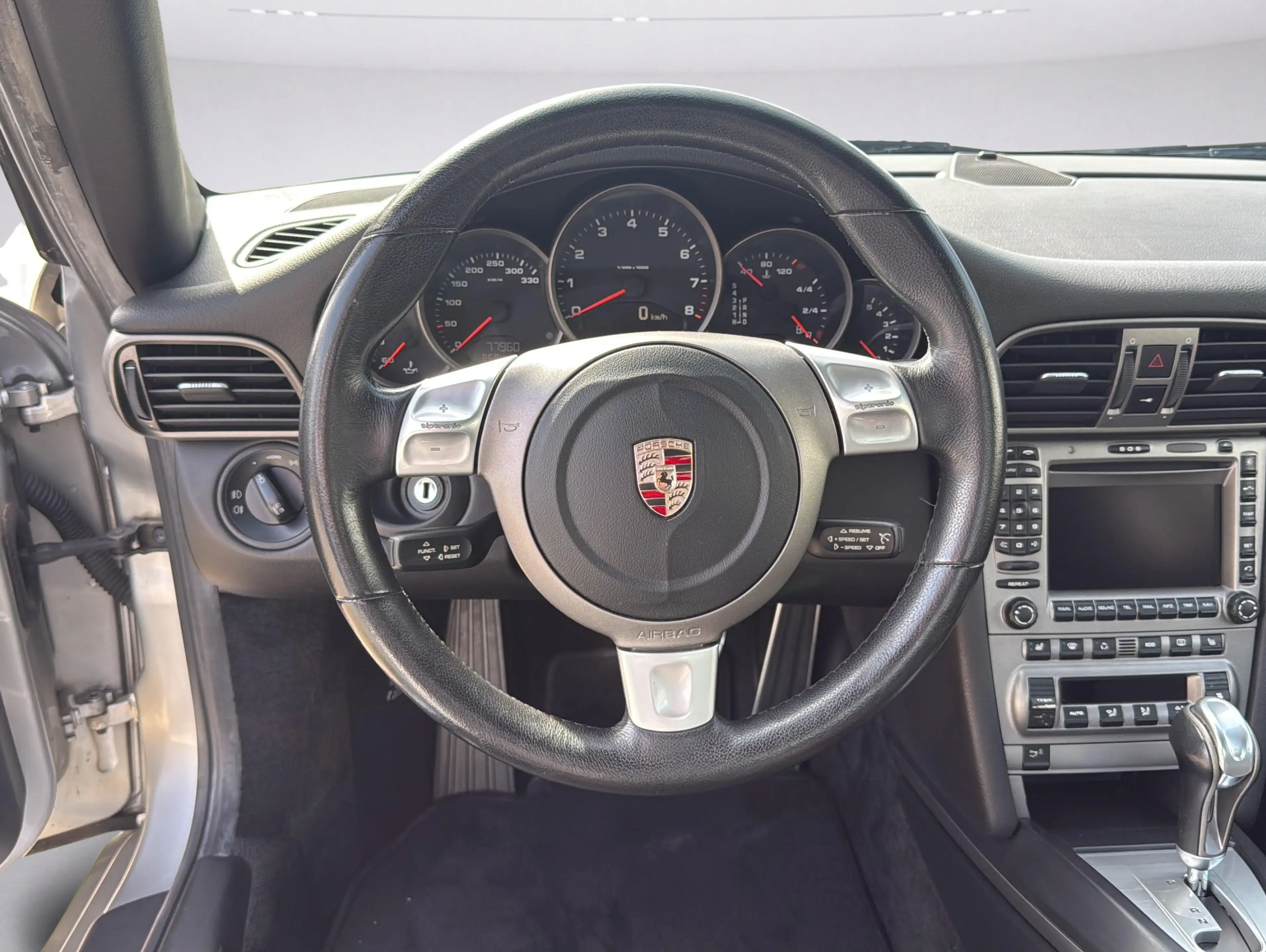 Porsche 997 Carrera 4 Coupe — photo 13