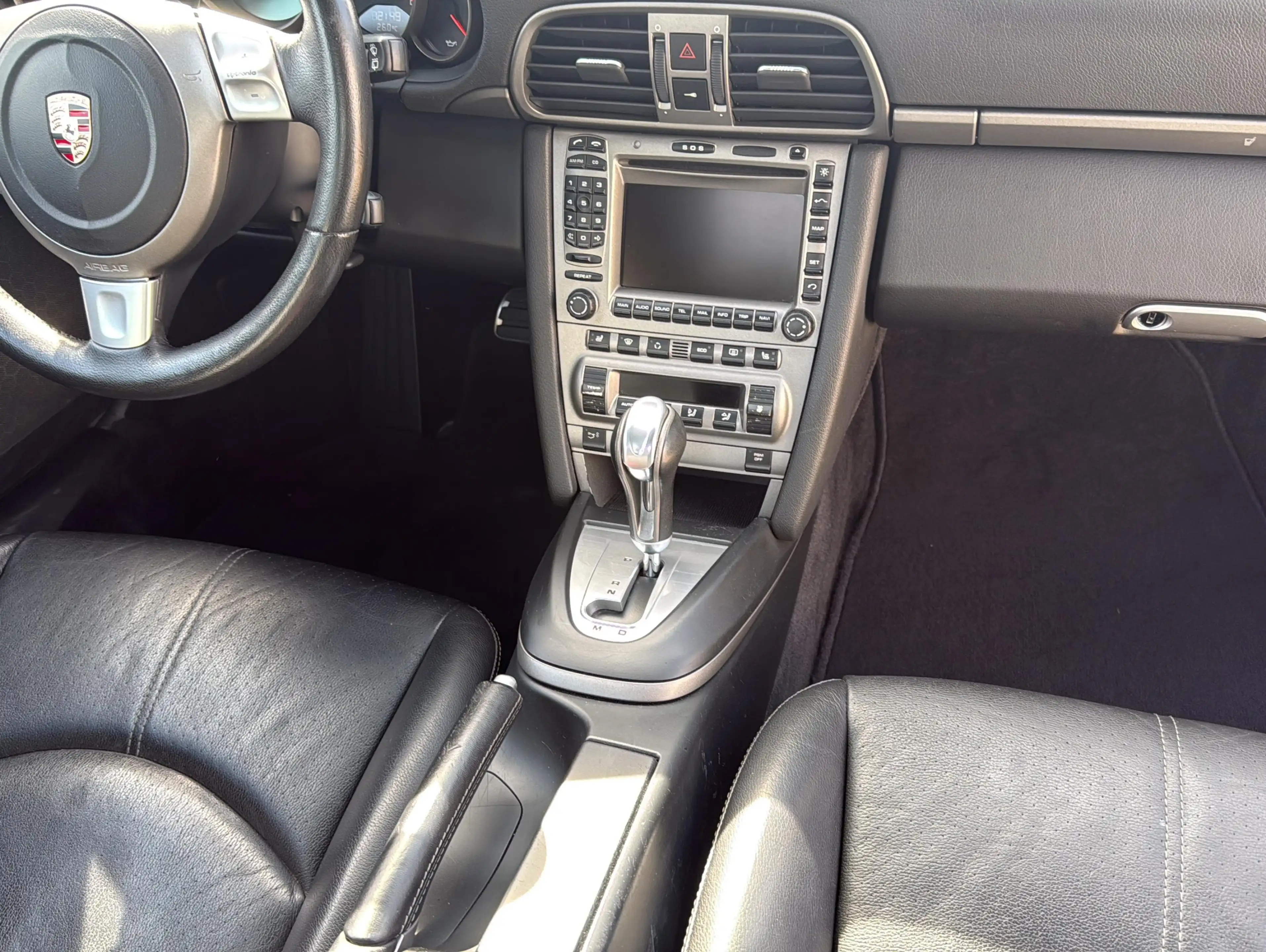 Porsche 997 Carrera 4 Coupe — photo 11