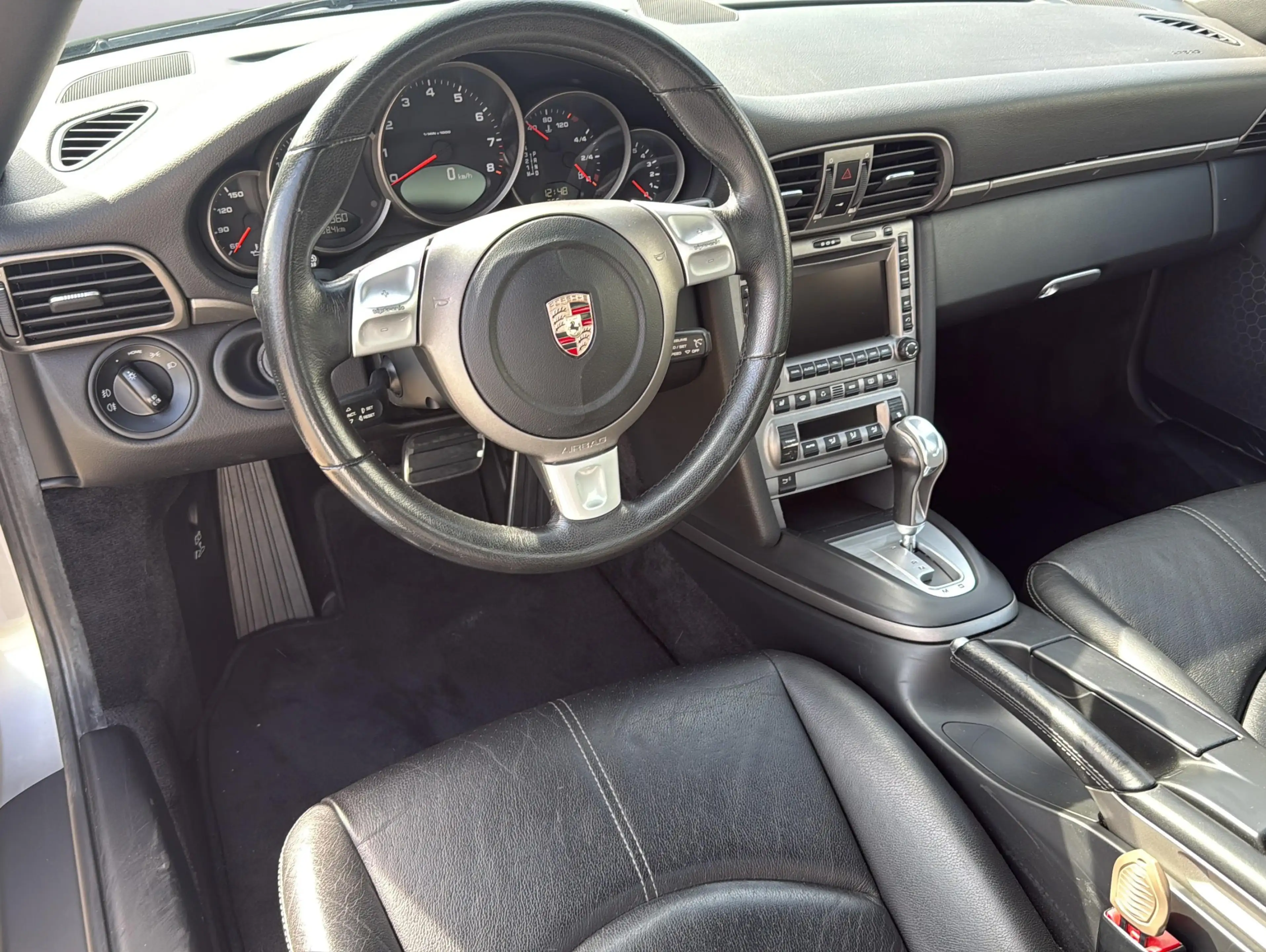 Porsche 997 Carrera 4 Coupe — photo 9